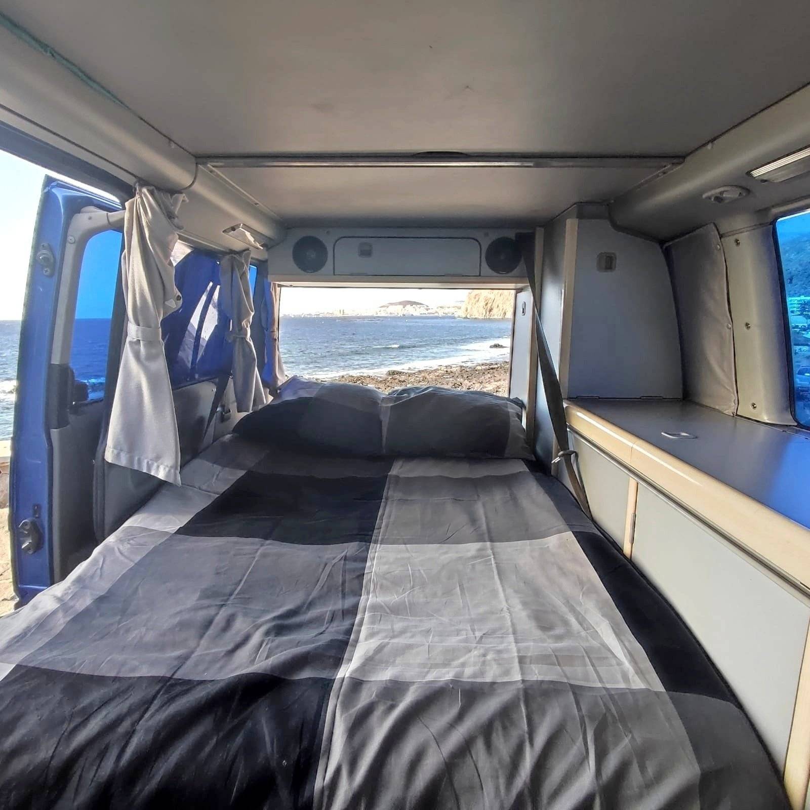 Slaapplaatsen Volkswagen California T4 2.5 TDI 102cv - Yescapa