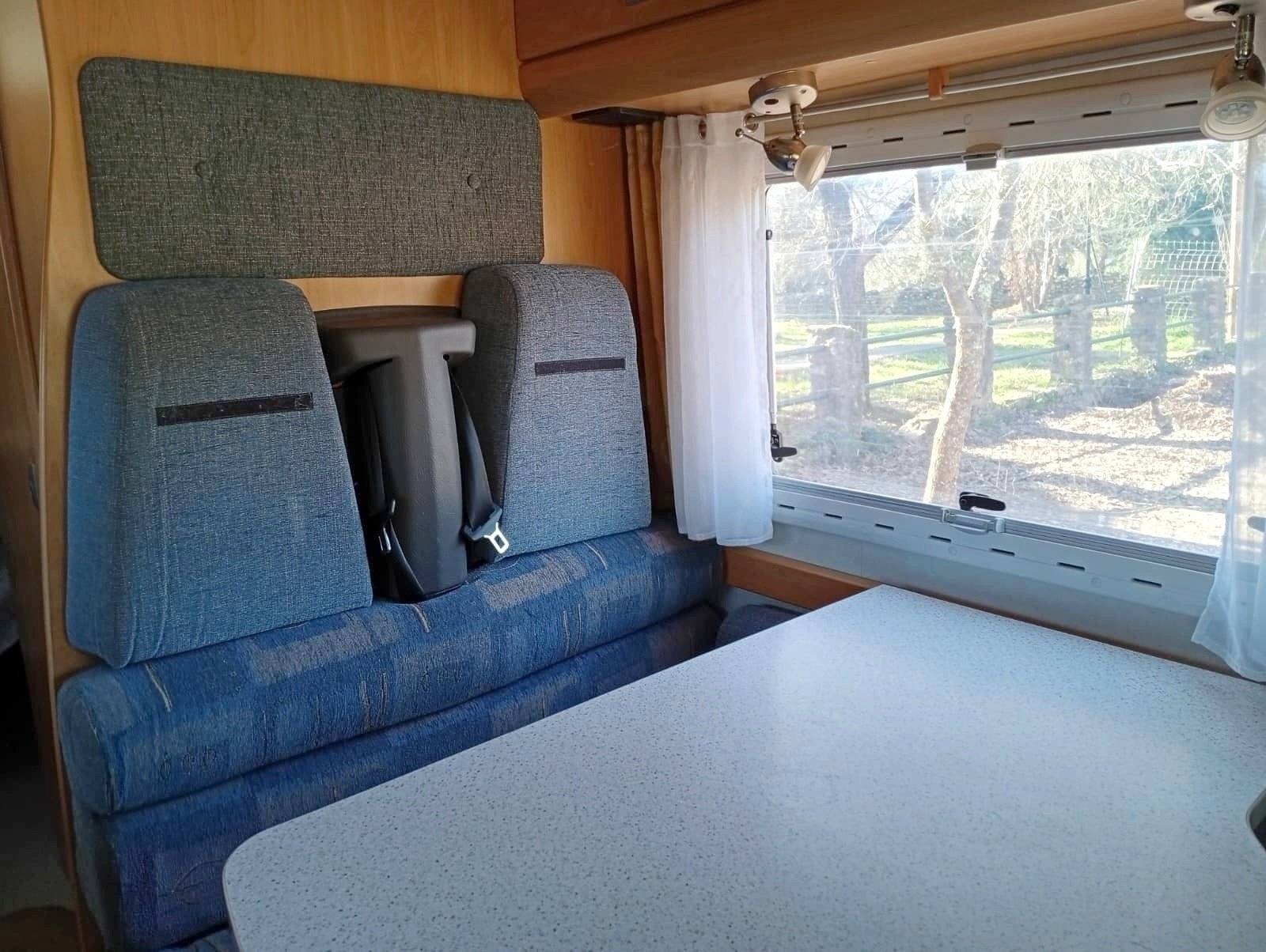 Comedor Fiat Ducato 2.8 jtd - Yescapa