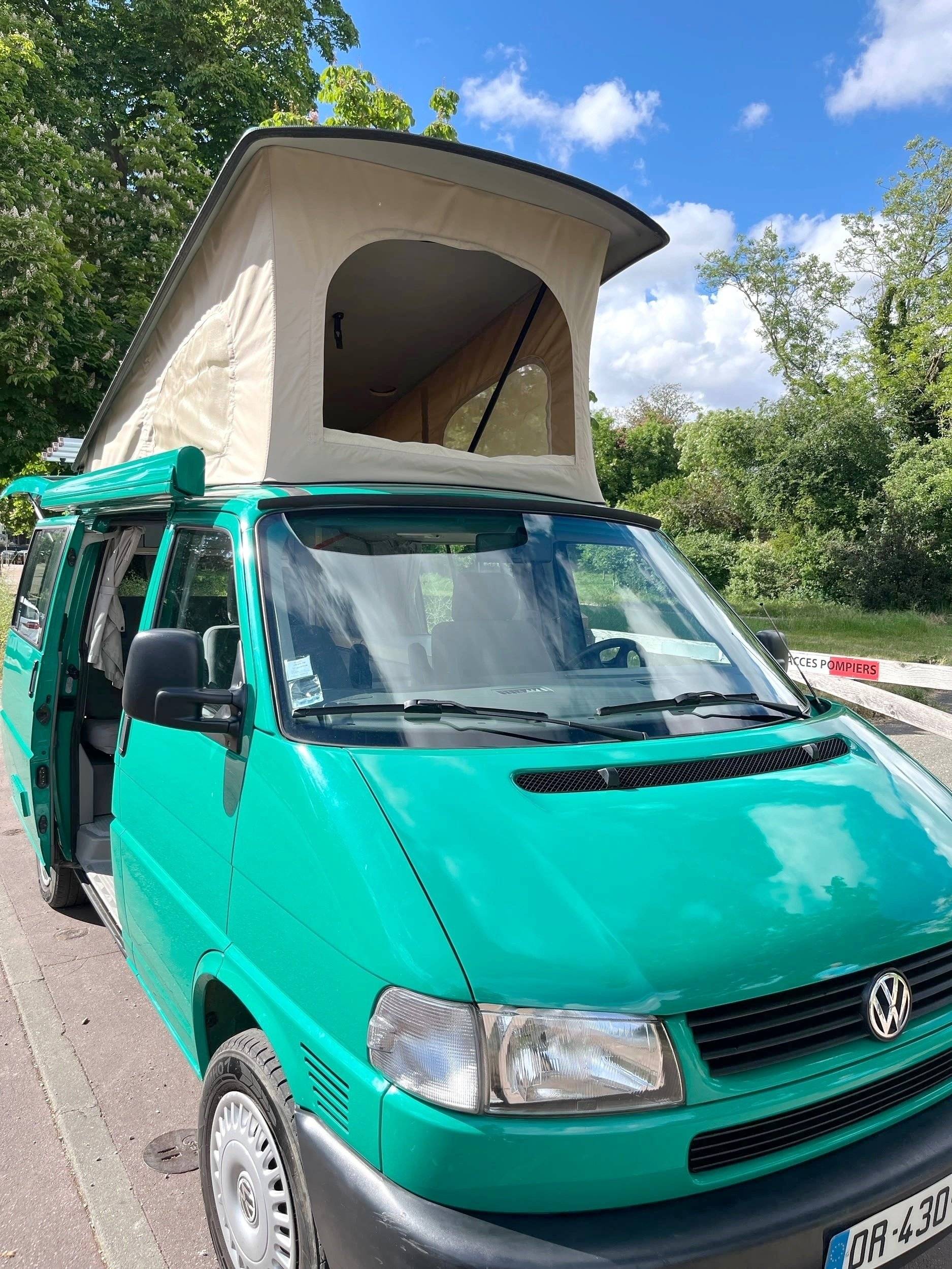 Dormidas Volkswagen T4 2,5l 102cv - Yescapa