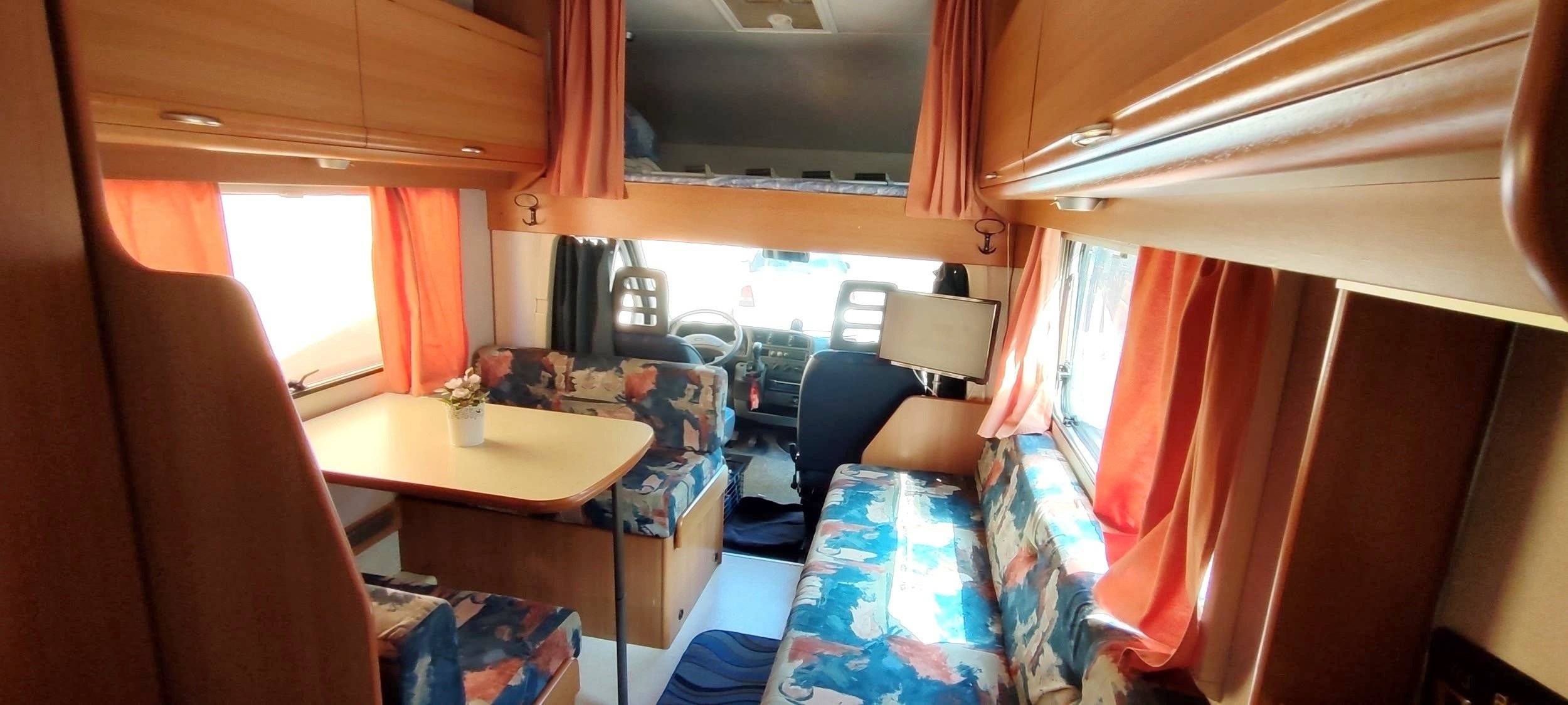 Dinette Fiat Ducato 2,8 l 115 ch/Al-Ko - Yescapa