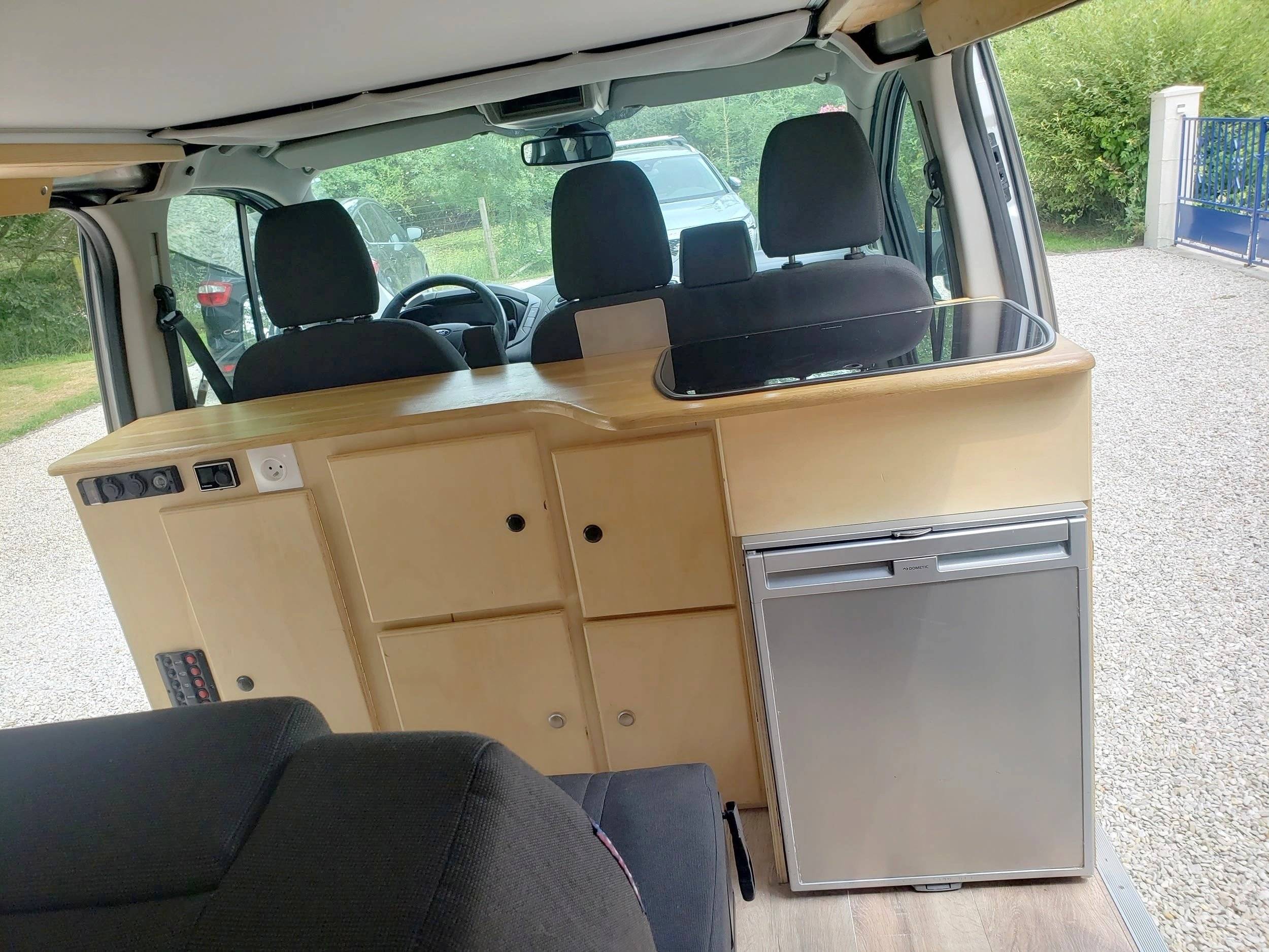 Coin cuisine Ford Transit 2,0 l 130 ch - Yescapa