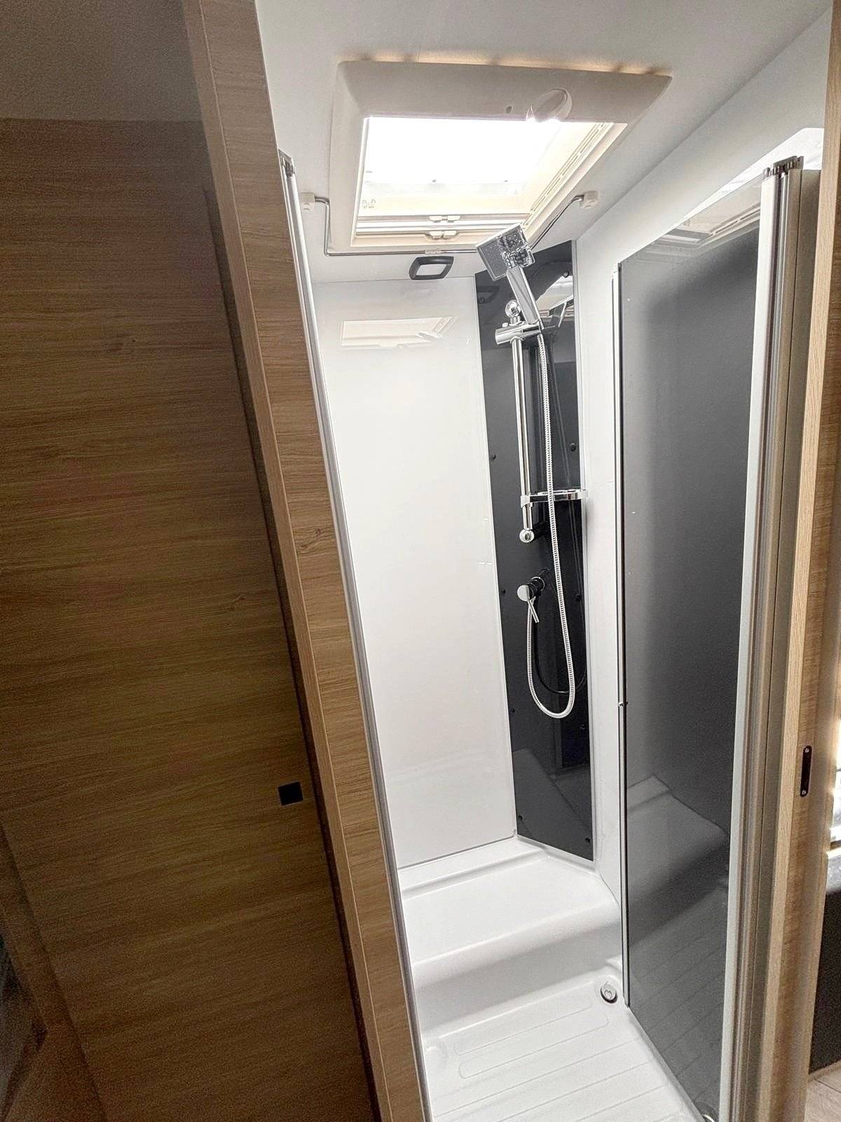 Challenger 380 etape edition