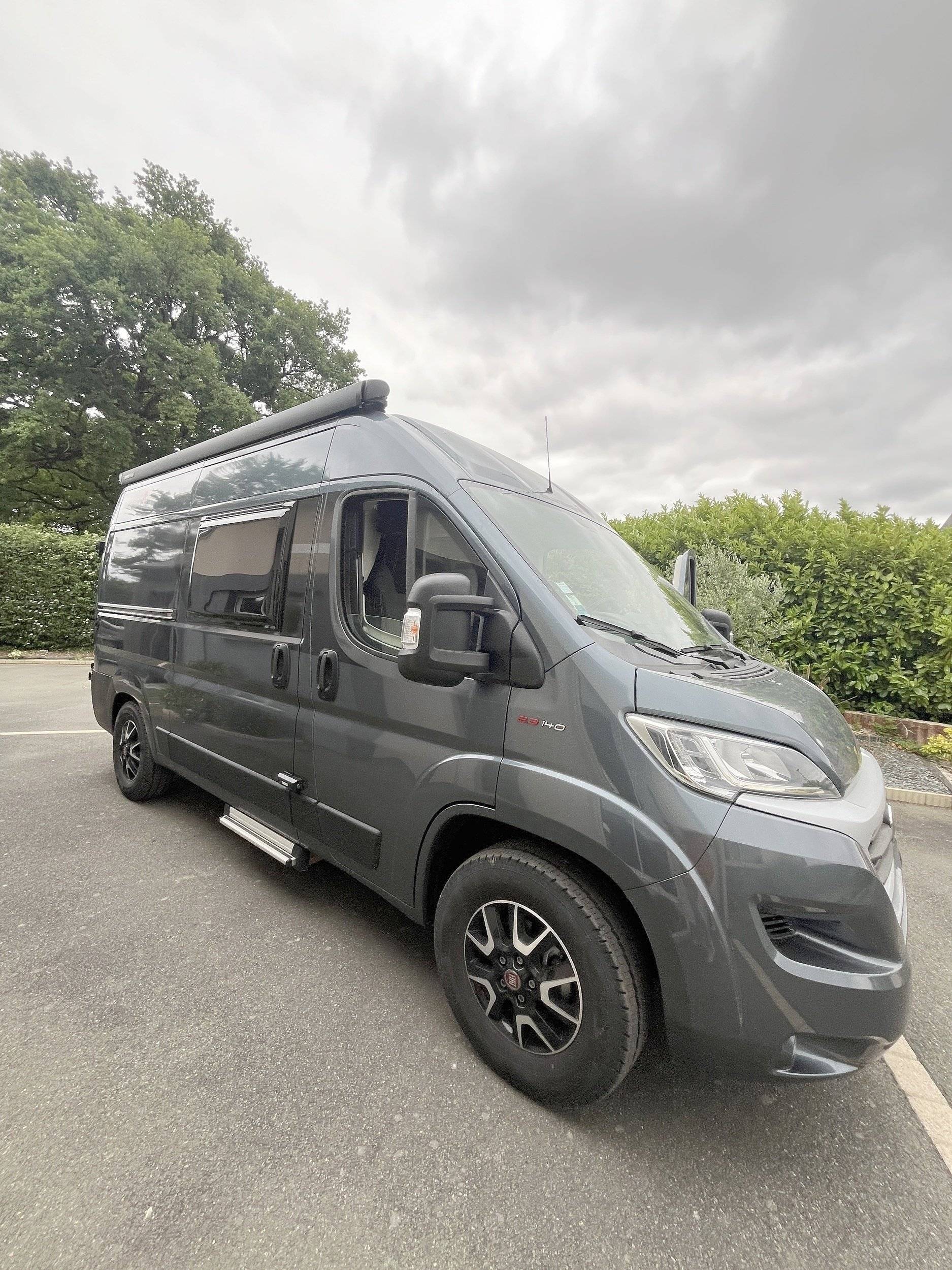 Voorkant 3/4 Fiat Ducato 2,3 l Multijet 130 ch. - Yescapa