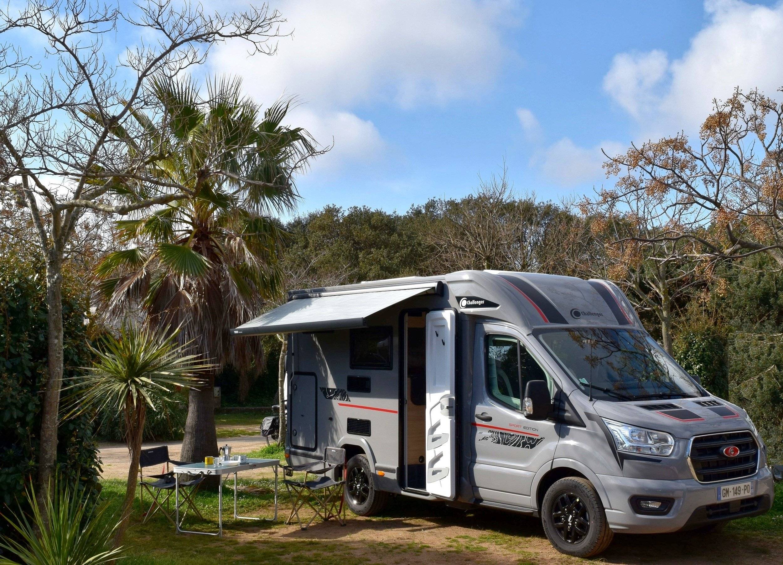 Challenger ford transit