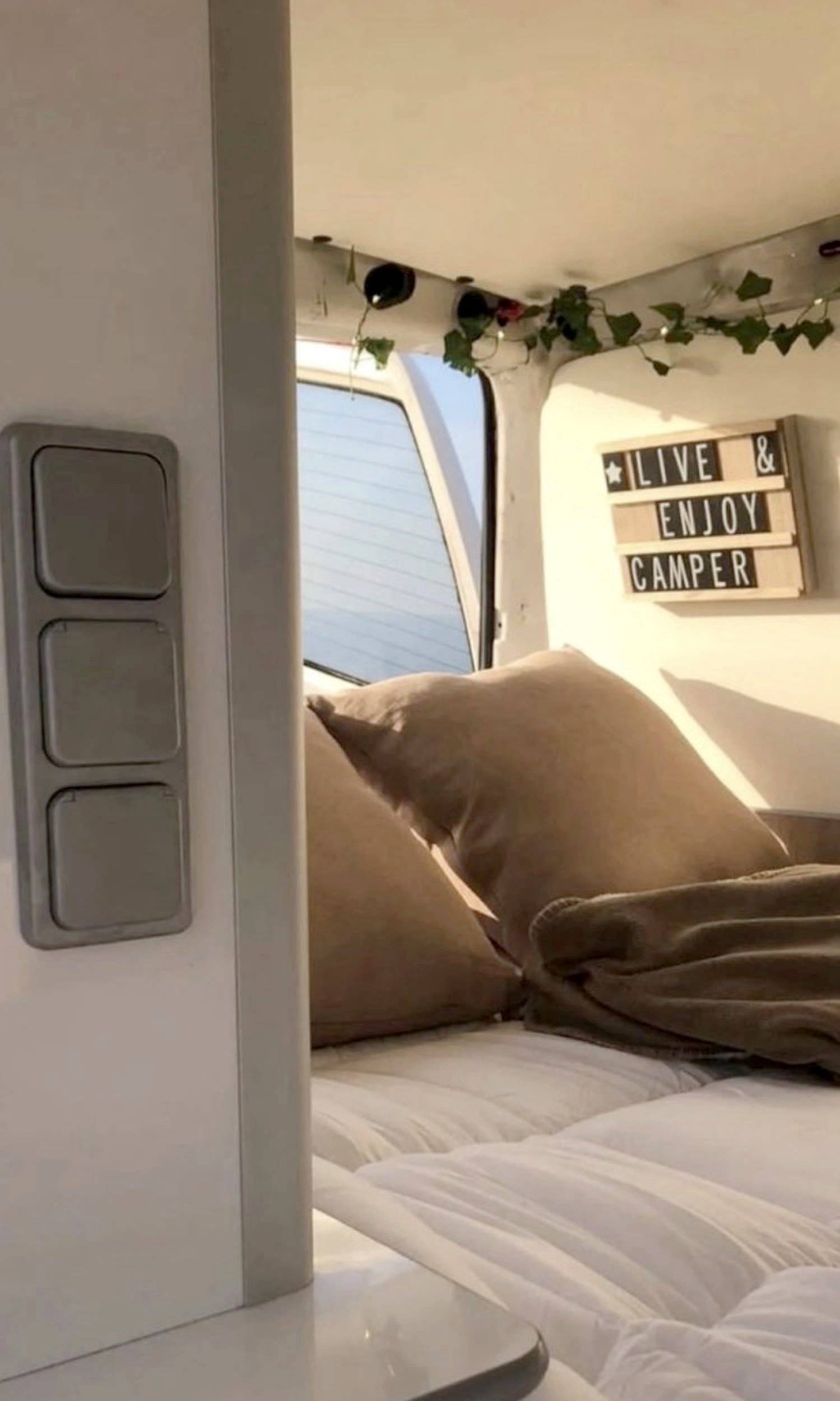 Comedor Volkswagen T4 - Yescapa