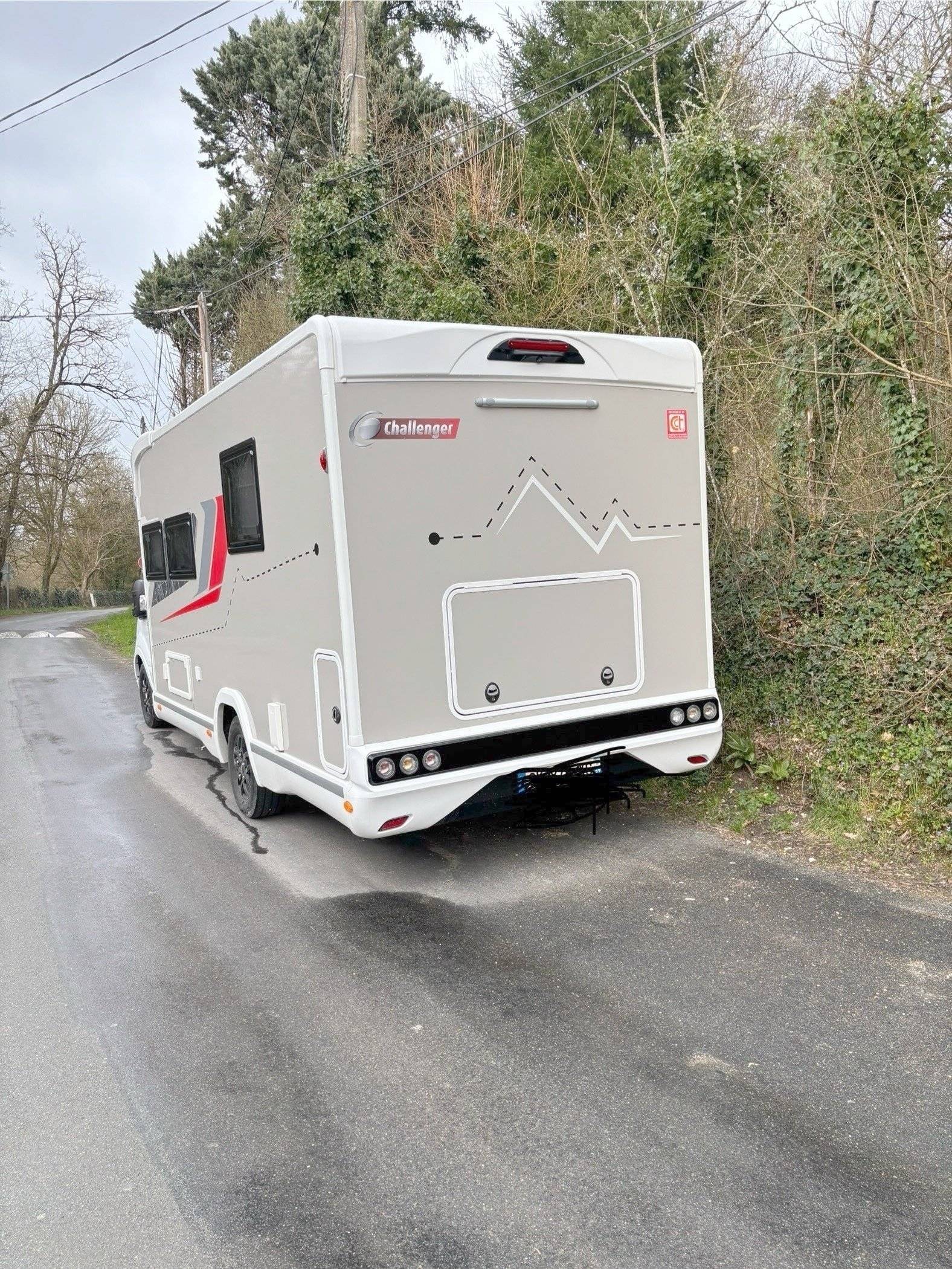 Challenger transit 170