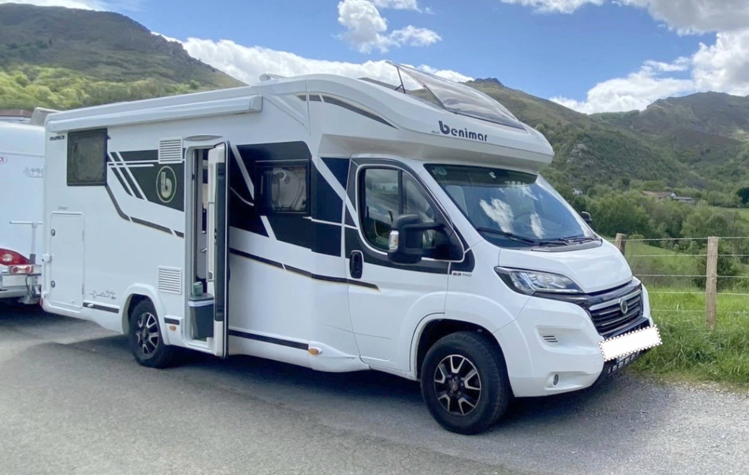 Vista del vehículo ángulo delantero Fiat Ducato 2,3 l 130 ch/Al-Ko - Yescapa