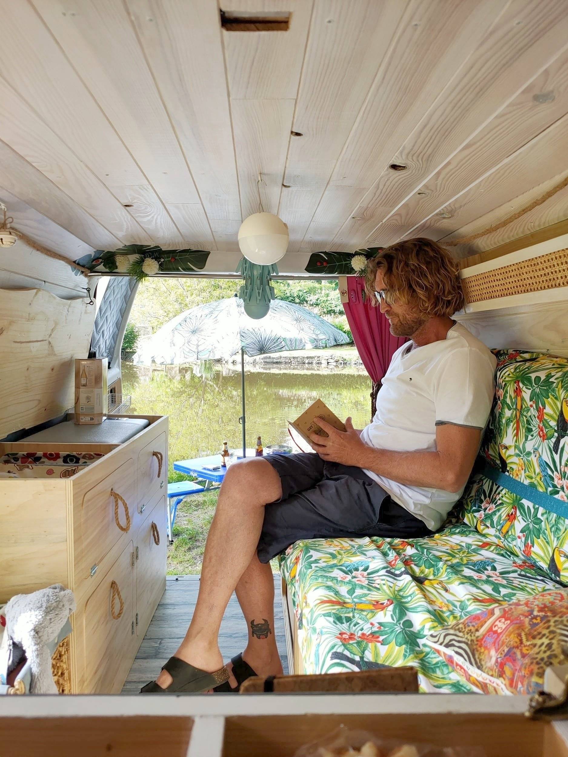 Custo Van Transporter