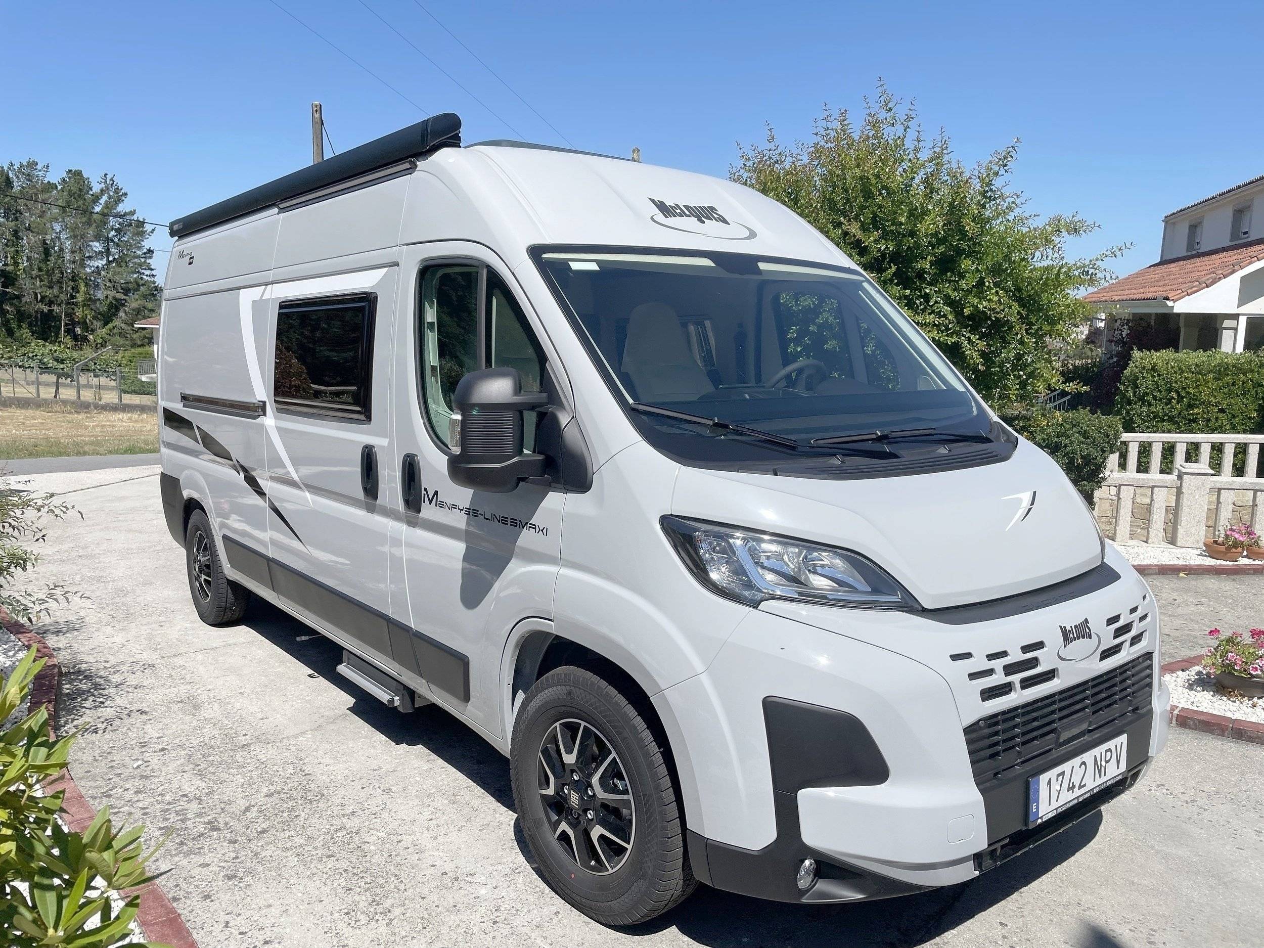 Vista de 3/4 Fiat Ducato 2,3 l Multijet 140 cv. - Yescapa