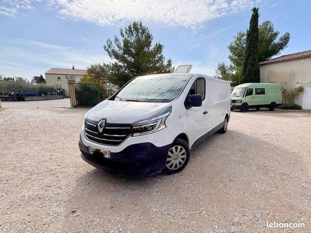 ventoux van RENAULT TRAFIC III Grand Confort