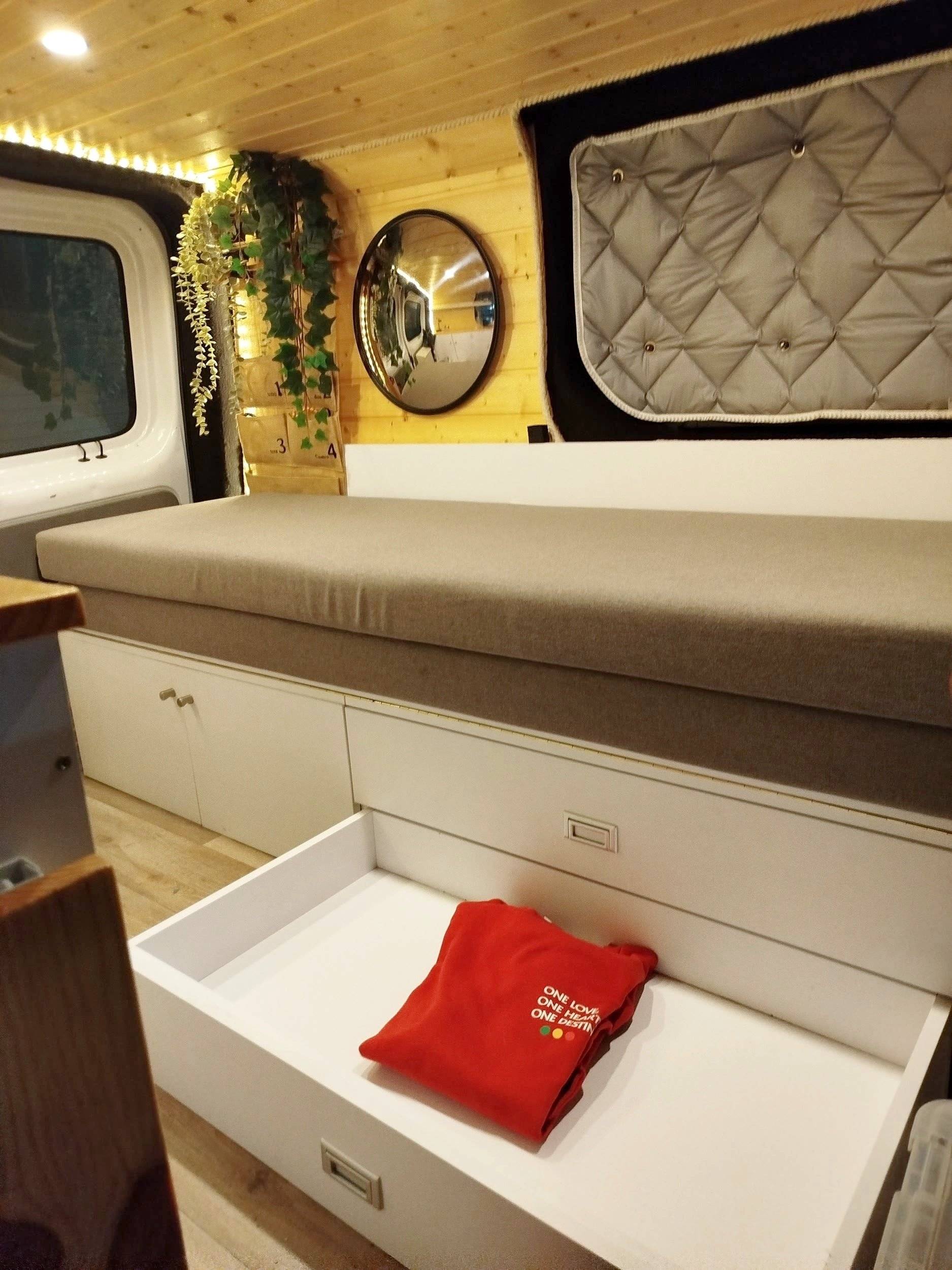 Berth Nissan Primastar Dci 115 - Yescapa
