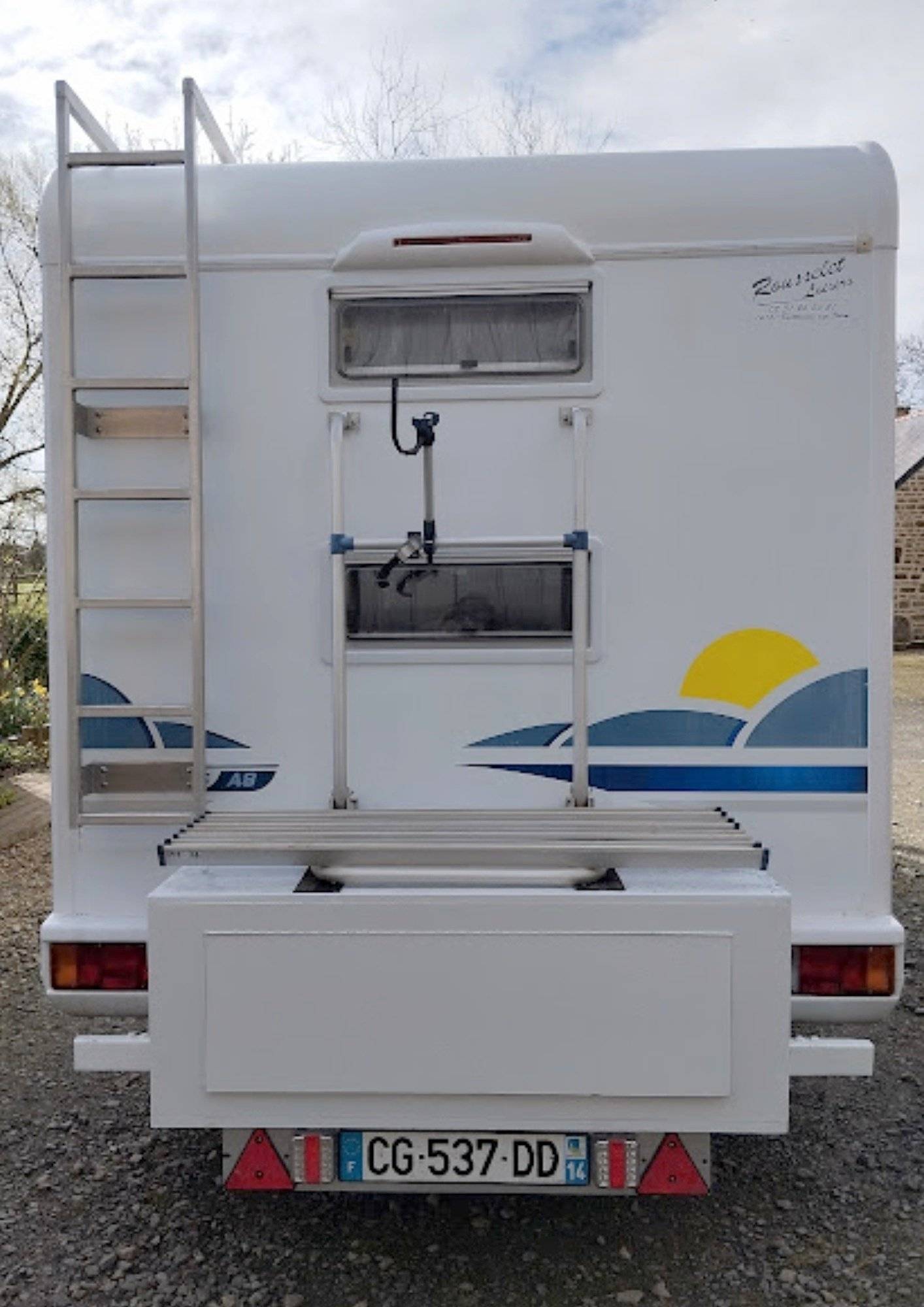 Rear view Fiat Ducato 2.8 - Yescapa