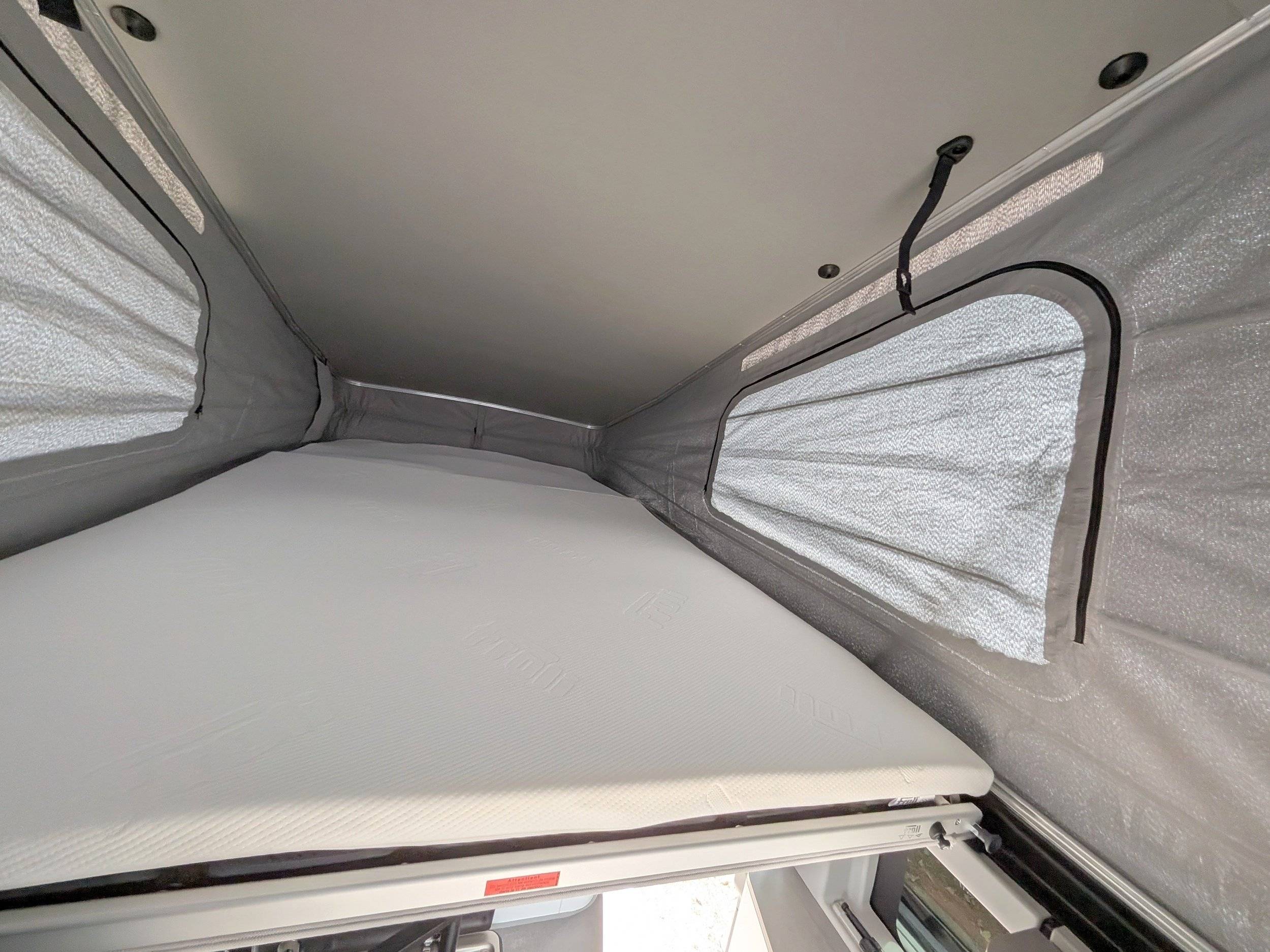Plazas en cama Ford transit 2l boite auto 170ch - Yescapa