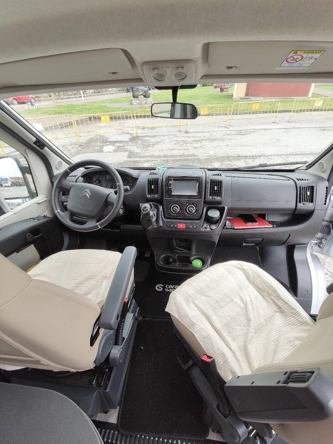 Adria Twin 600 spt Family Axess 06 Active