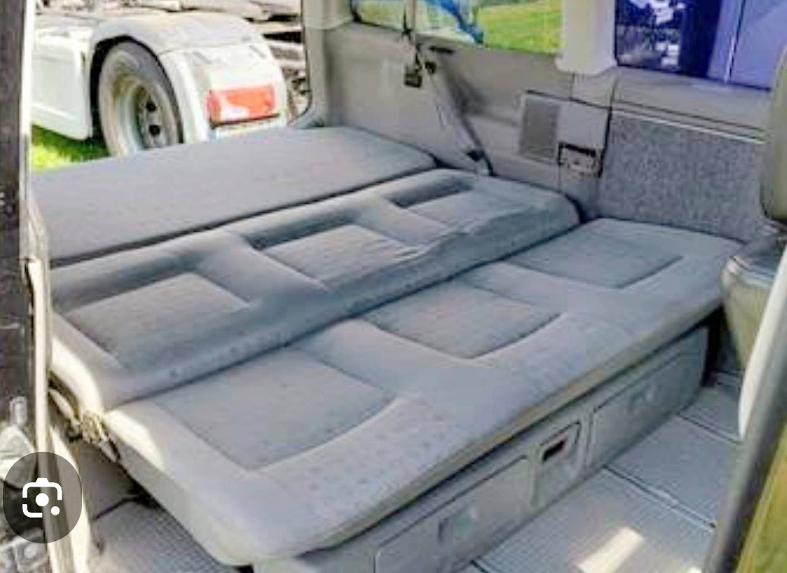 Berth Volkswagen Transporter T4 Multivan - Yescapa