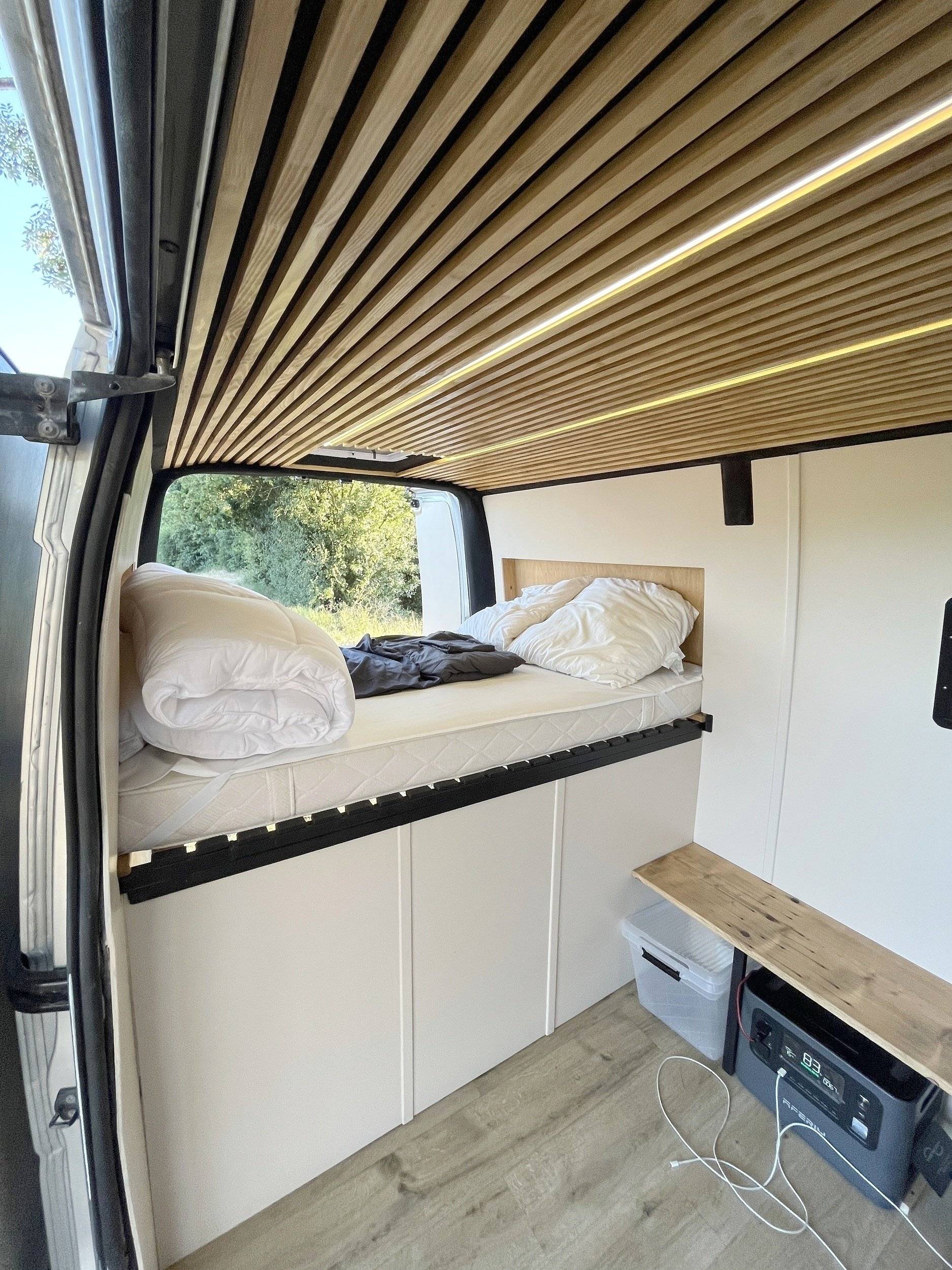 Eethoek Opel OPEL Movano L2H2 - Yescapa