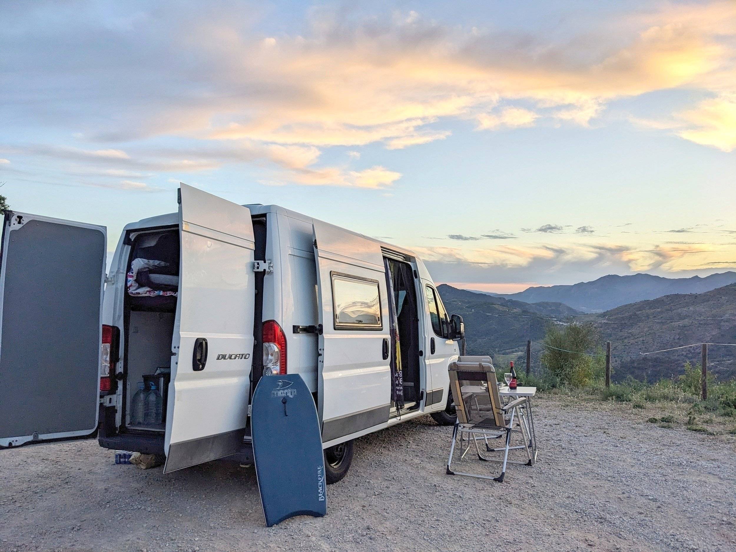 Vista frontale a ¾ Fiat Ducato 2.3 multijet 130cv - Yescapa