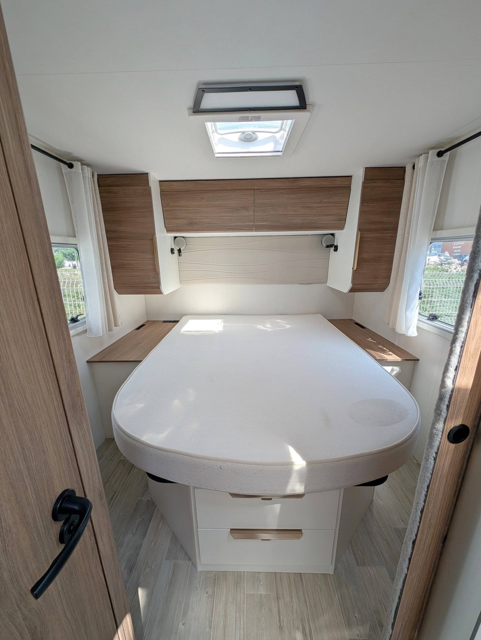 slaapplaatsen Fiat FIAT DUCATO - Yescapa