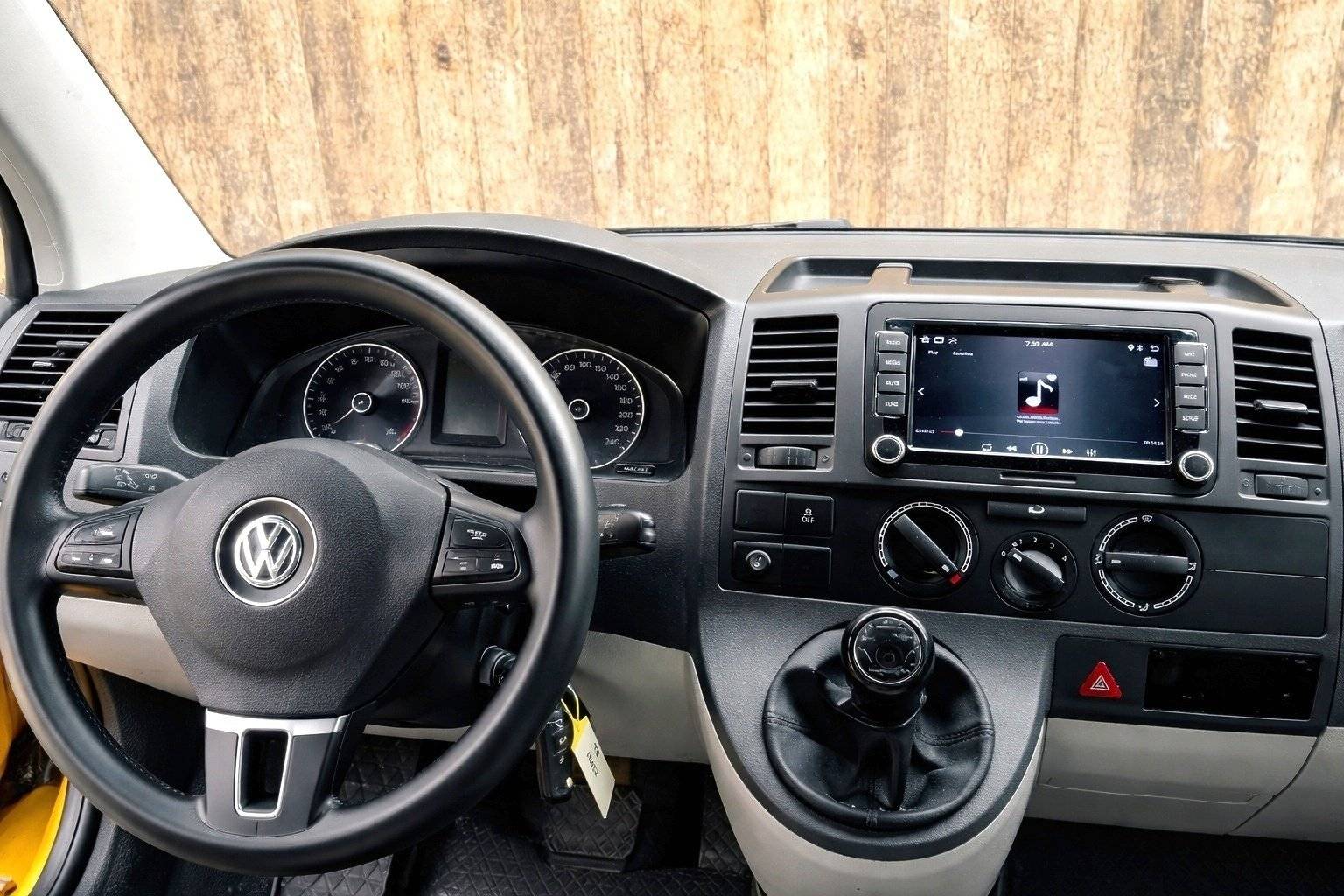 Dining Area Volkswagen - Yescapa