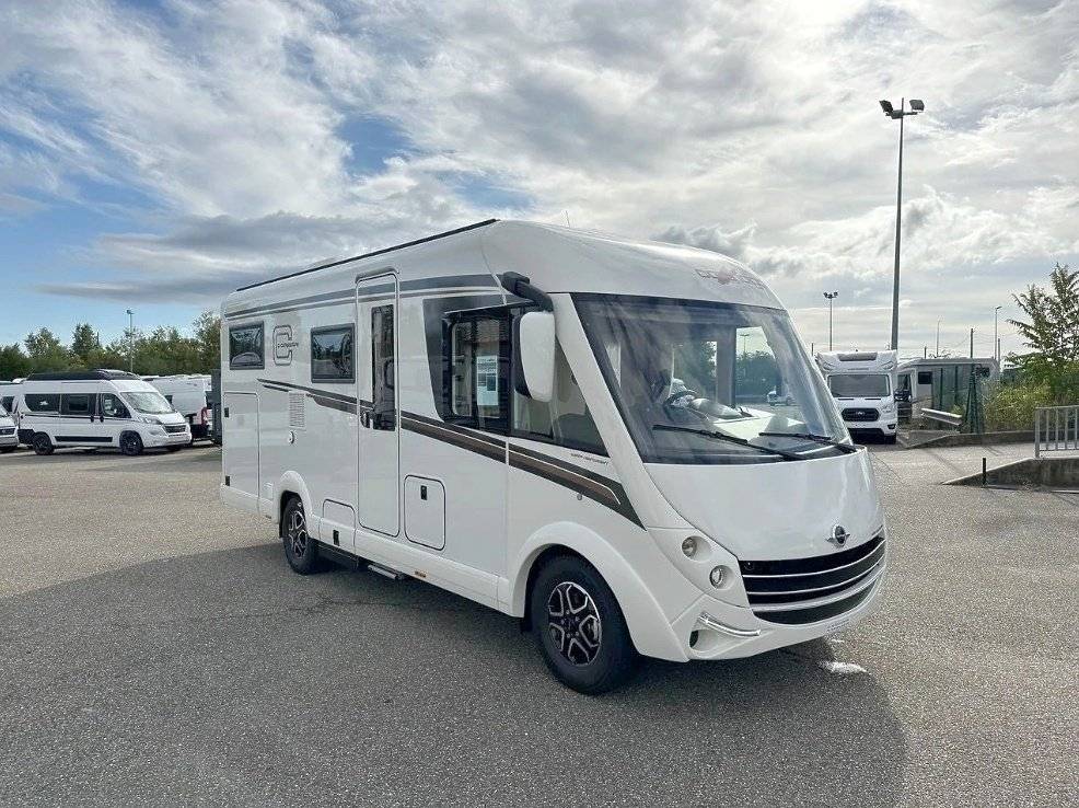 Front view from 3/4 Fiat FIAT DUCATO - Yescapa