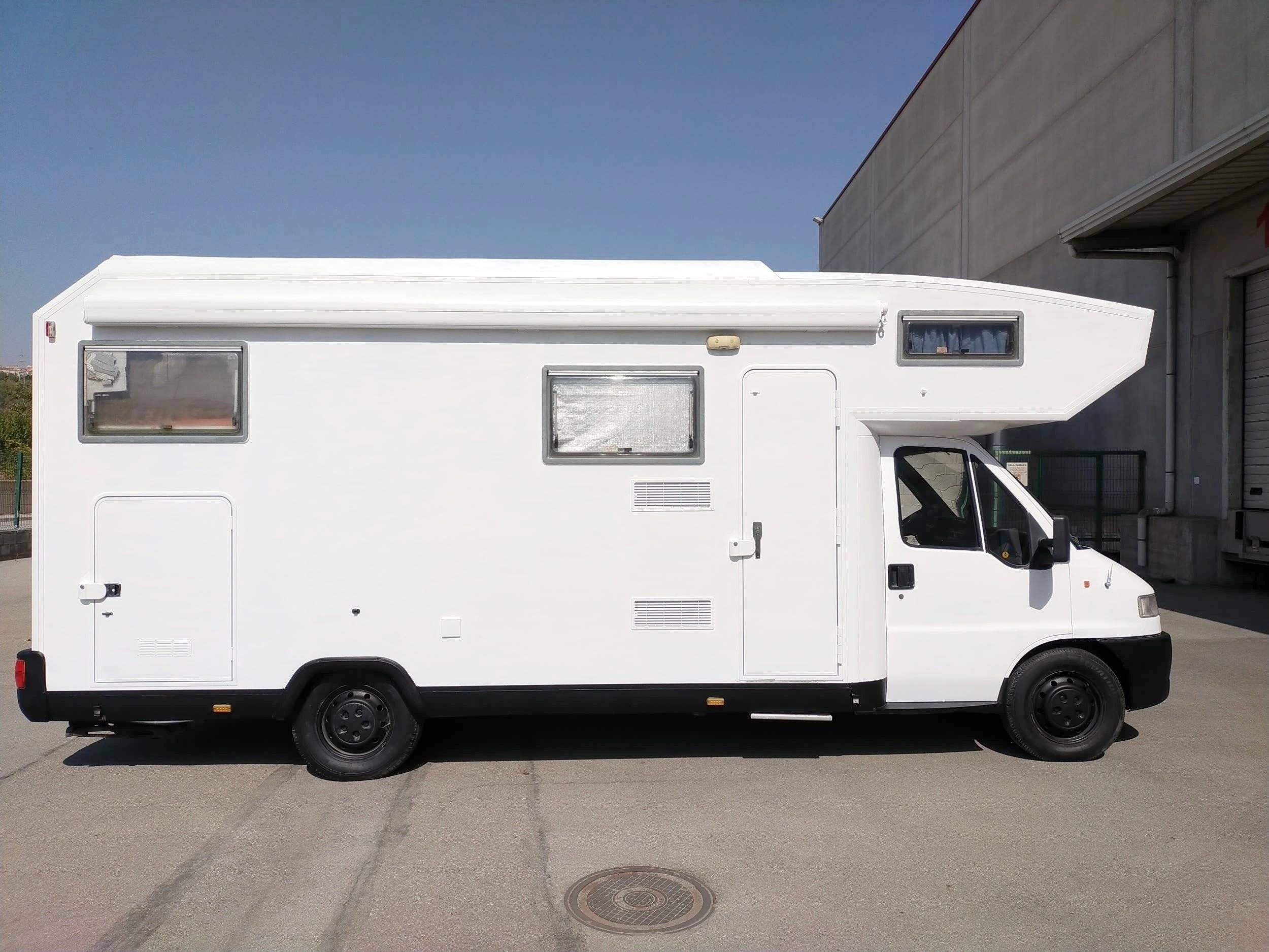 Voorkant 3/4 Fiat 2,5 td ducato - Yescapa