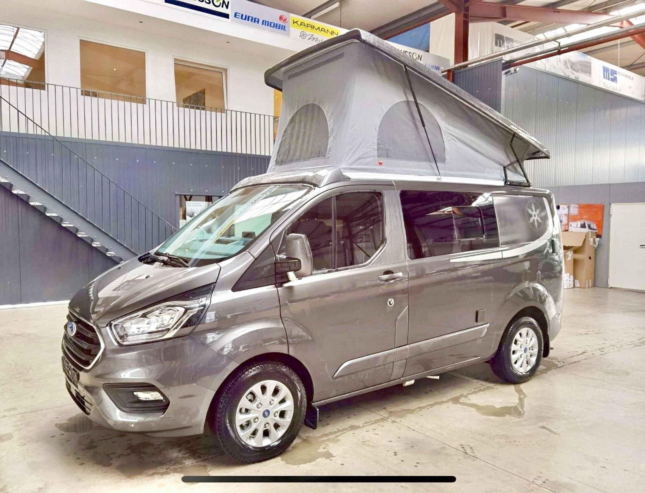 Front view from 3/4 Ford - Yescapa