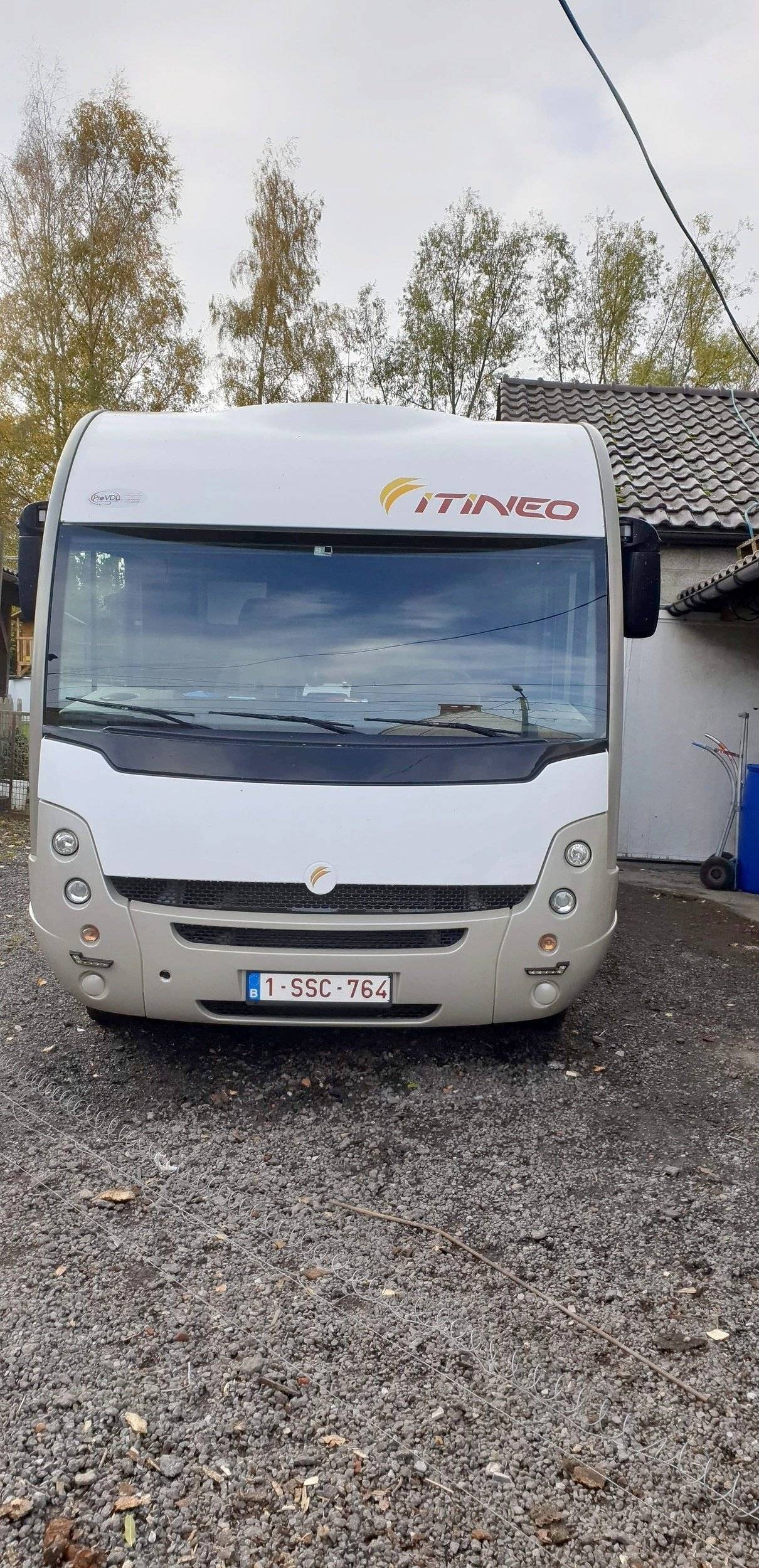 Vue avant de 3/4 Fiat - Yescapa