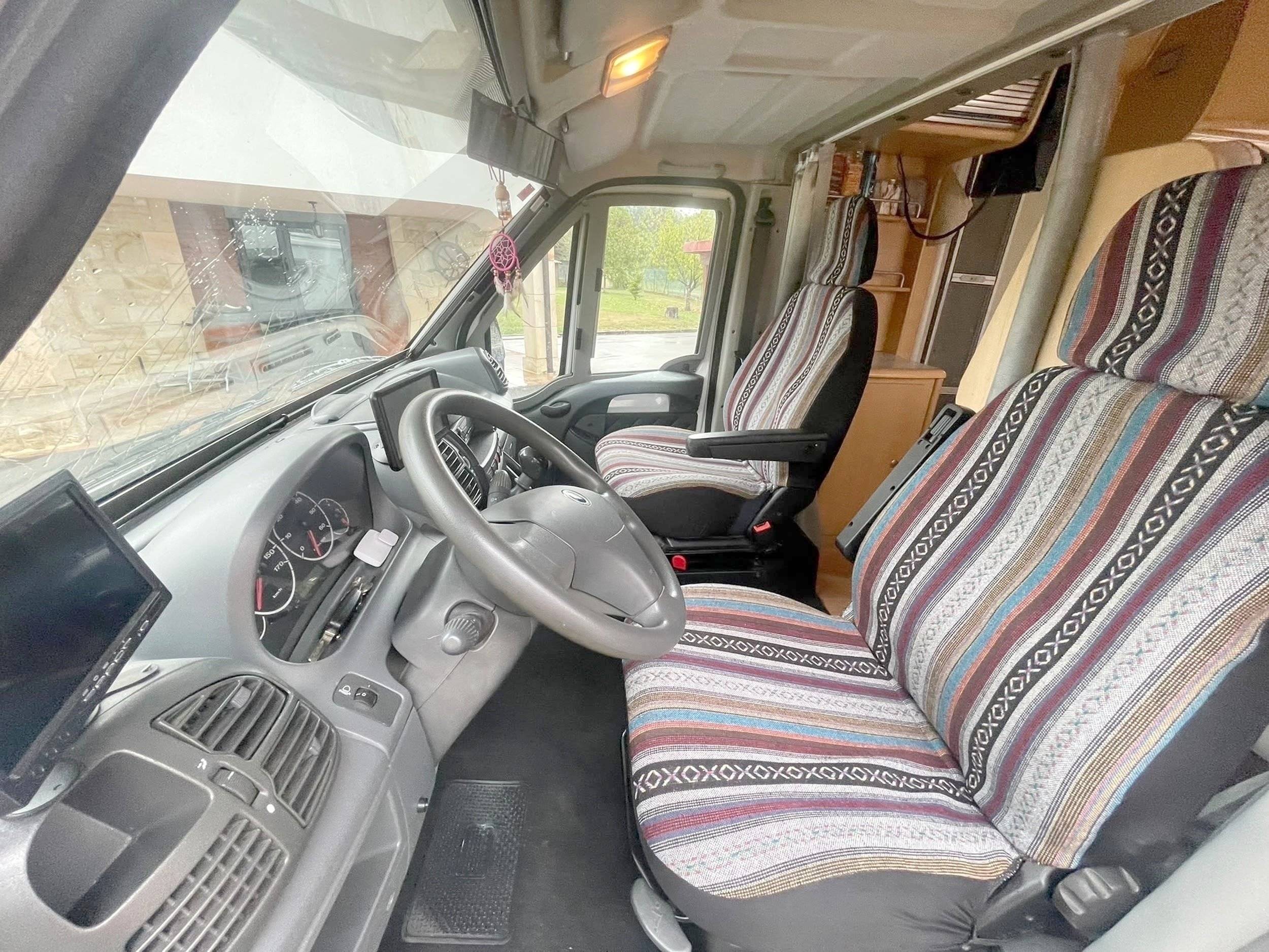 Dinette Fiat 2.8 l JTD Maxi 127 Ch - Yescapa
