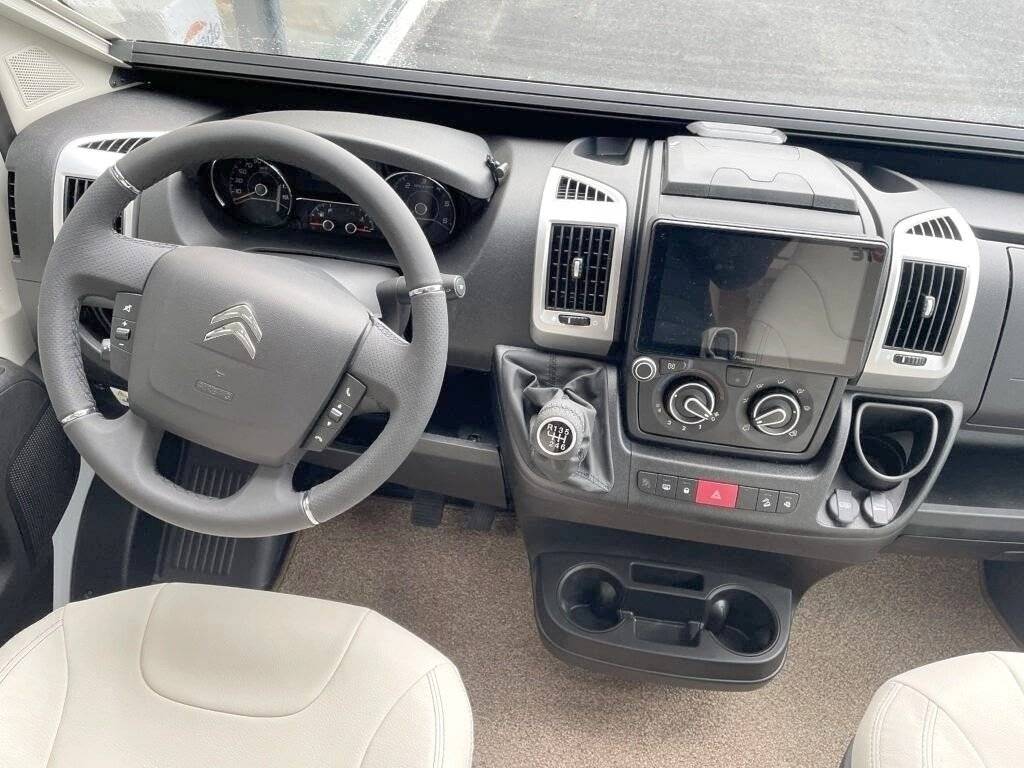 Pilote P696D Evidence