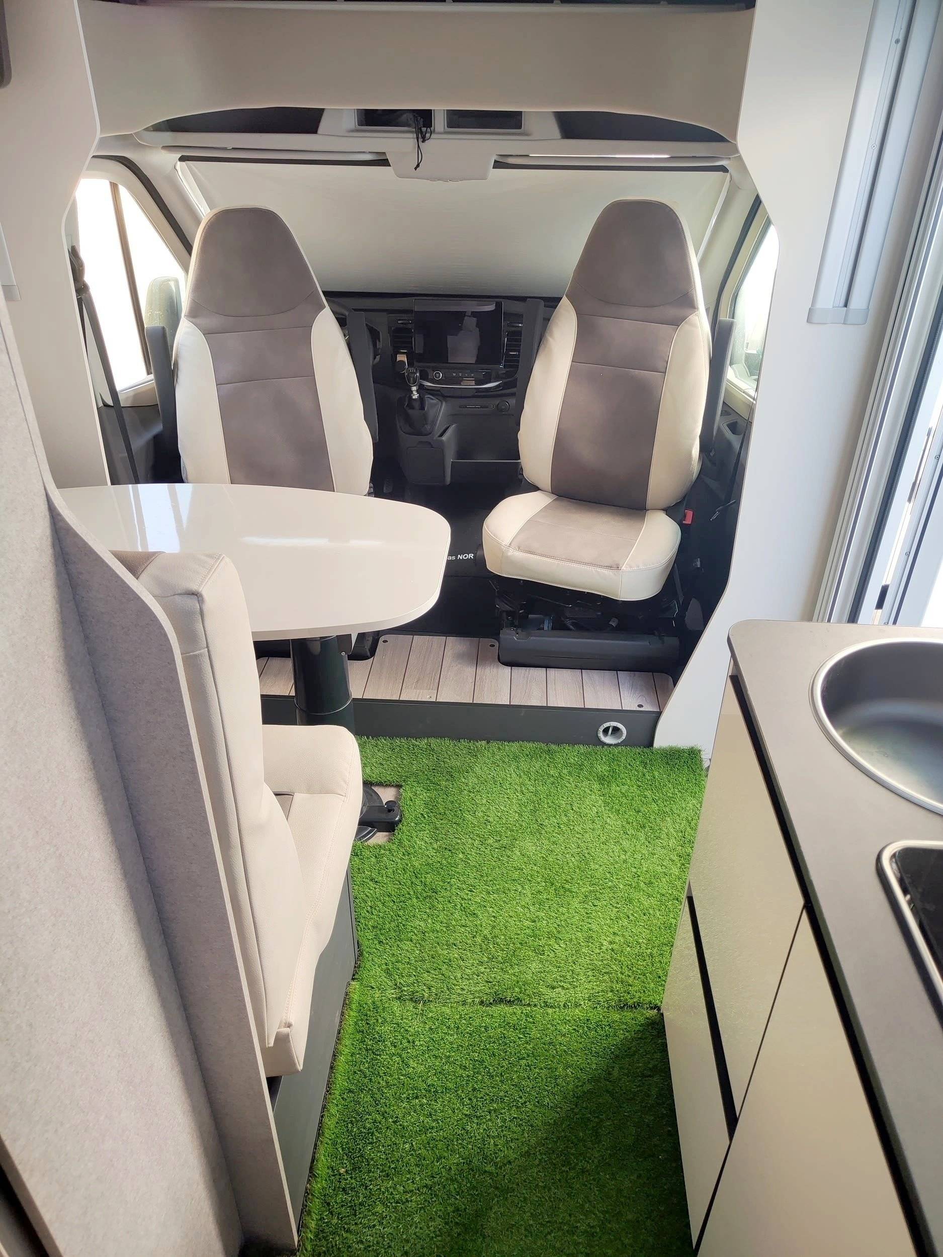 Coin repas Ford ford transit - Yescapa
