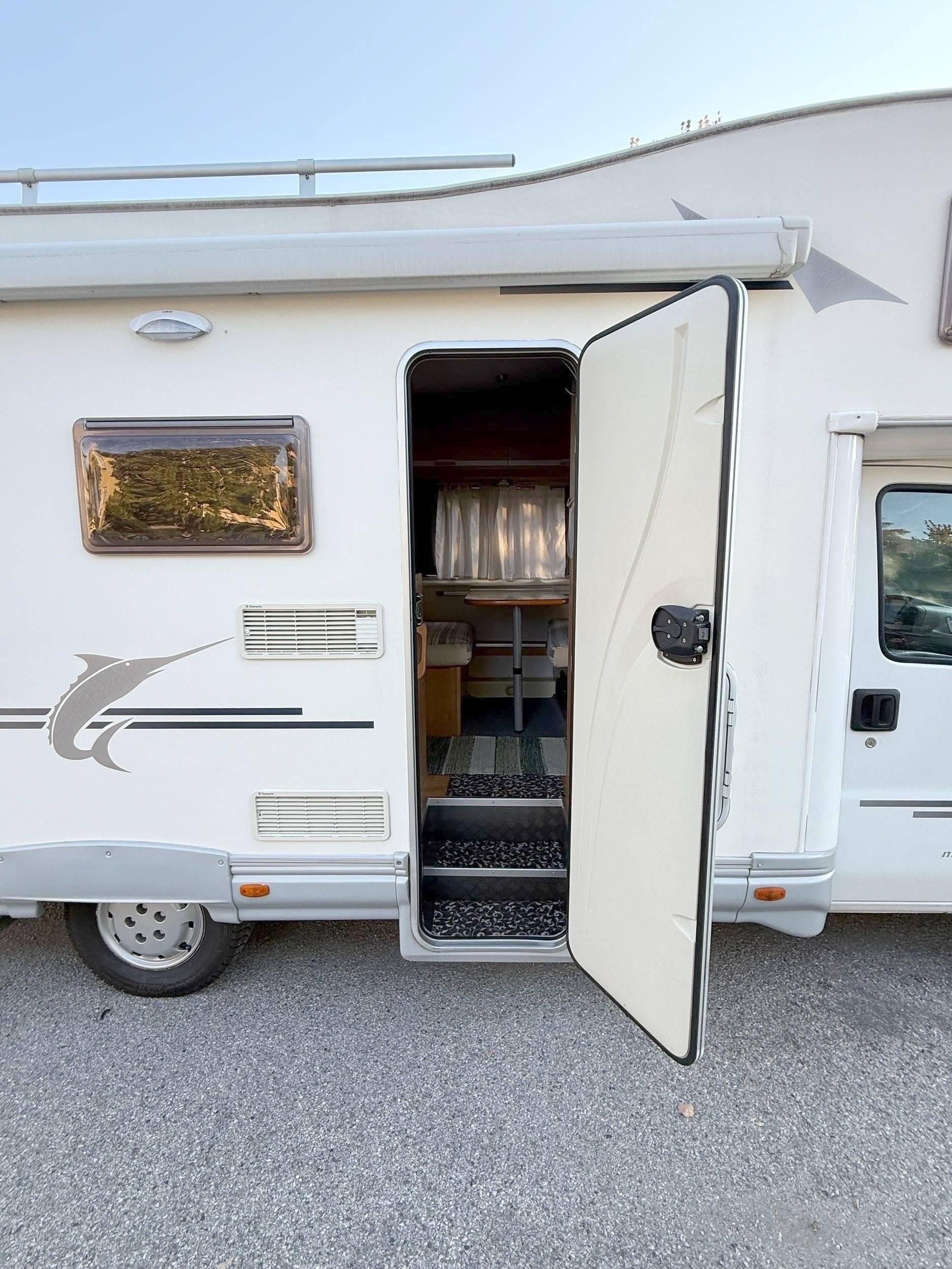 Berth Fiat Ducato 2.8 JTD - Yescapa