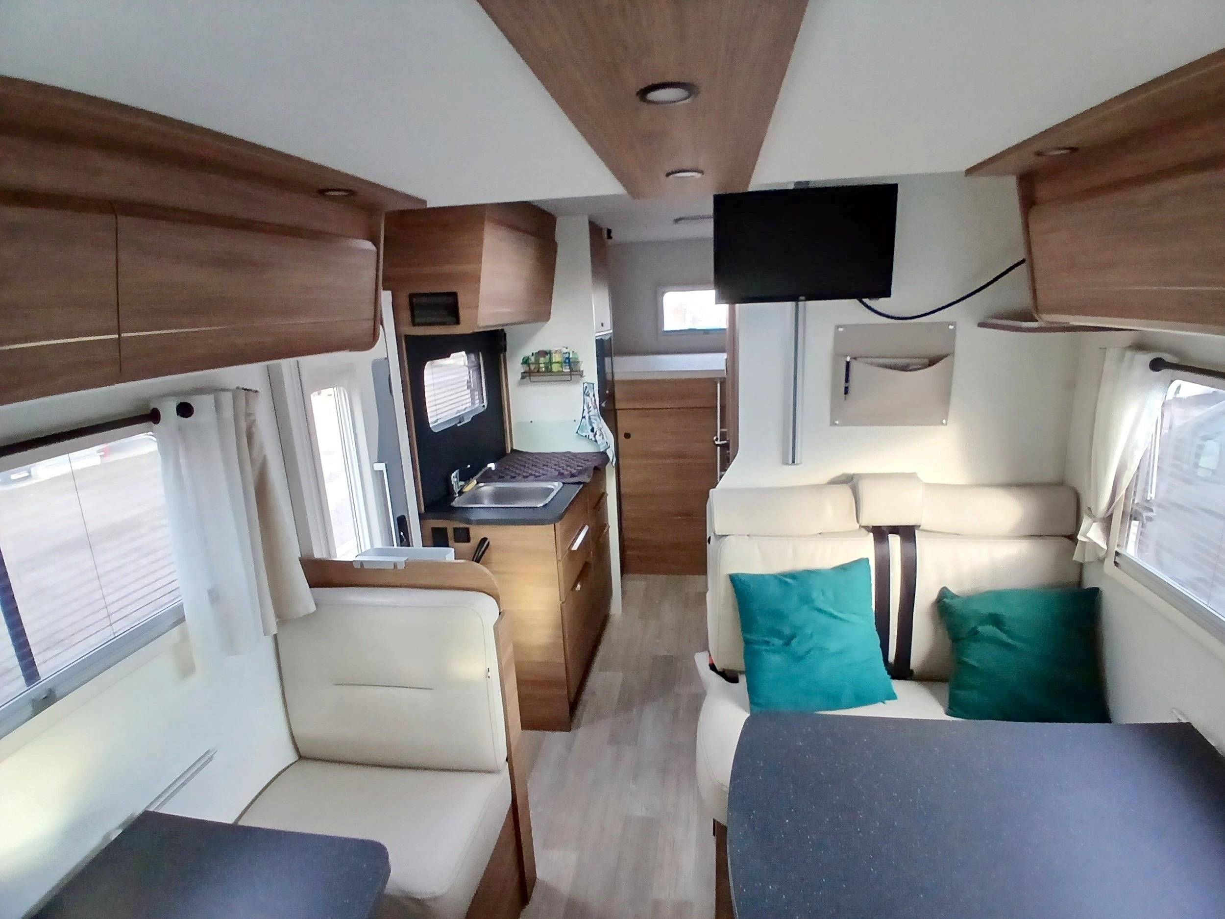 Pilote P 696 D Essentiel