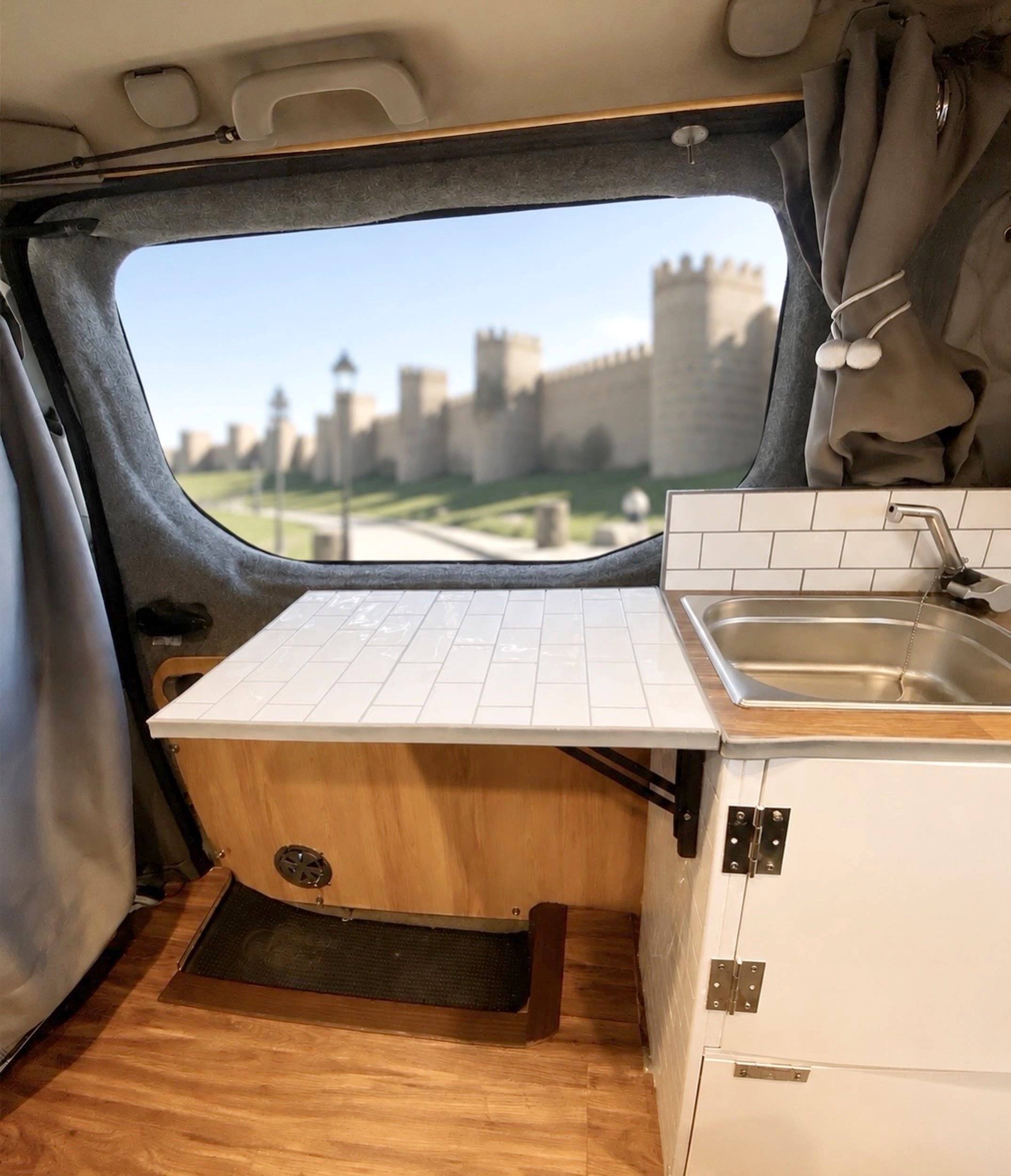 Dinette Opel Vivaro - Yescapa