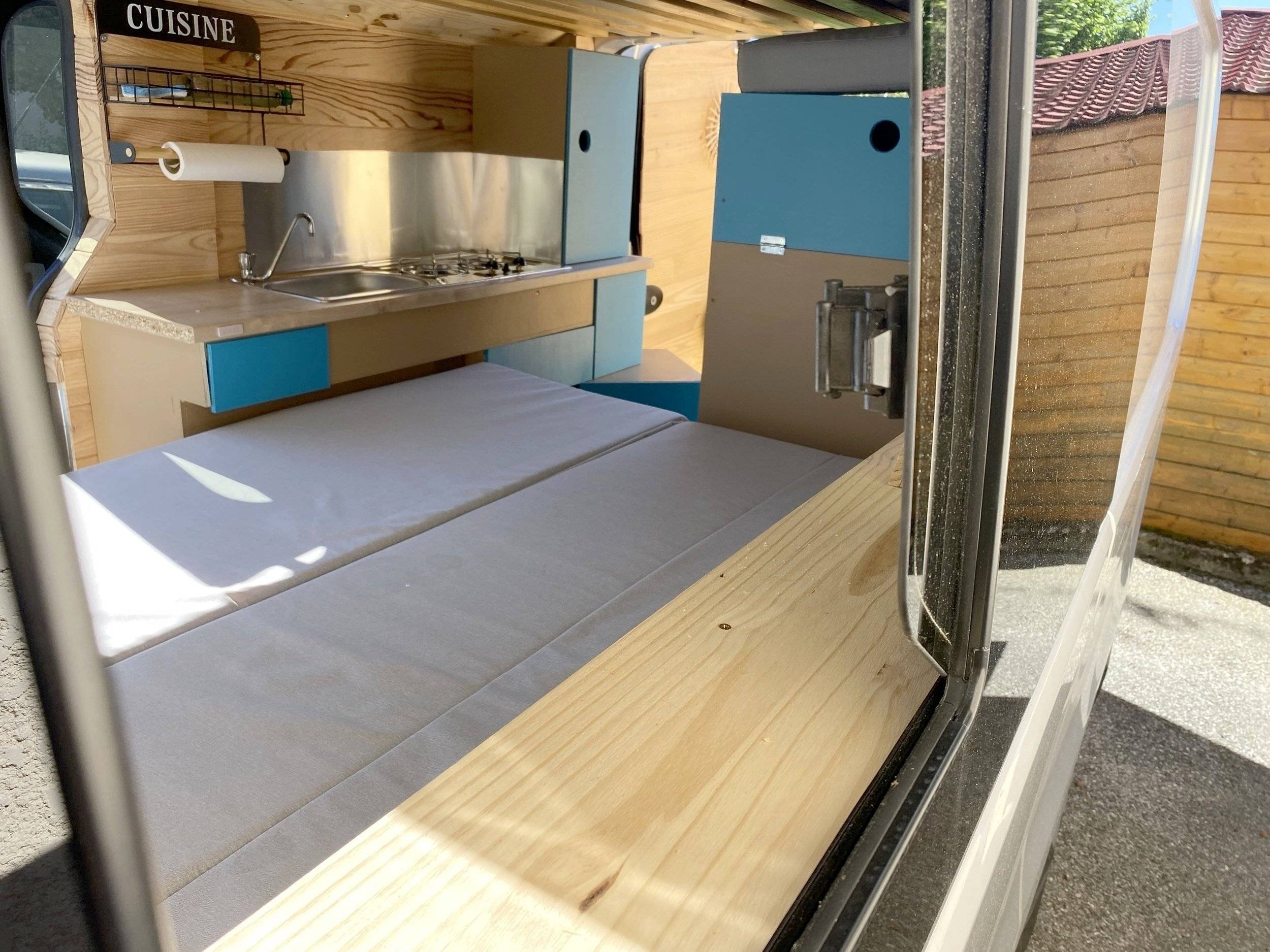Dormidas Renault Trafic L2H1 2 l 120 ch - Yescapa