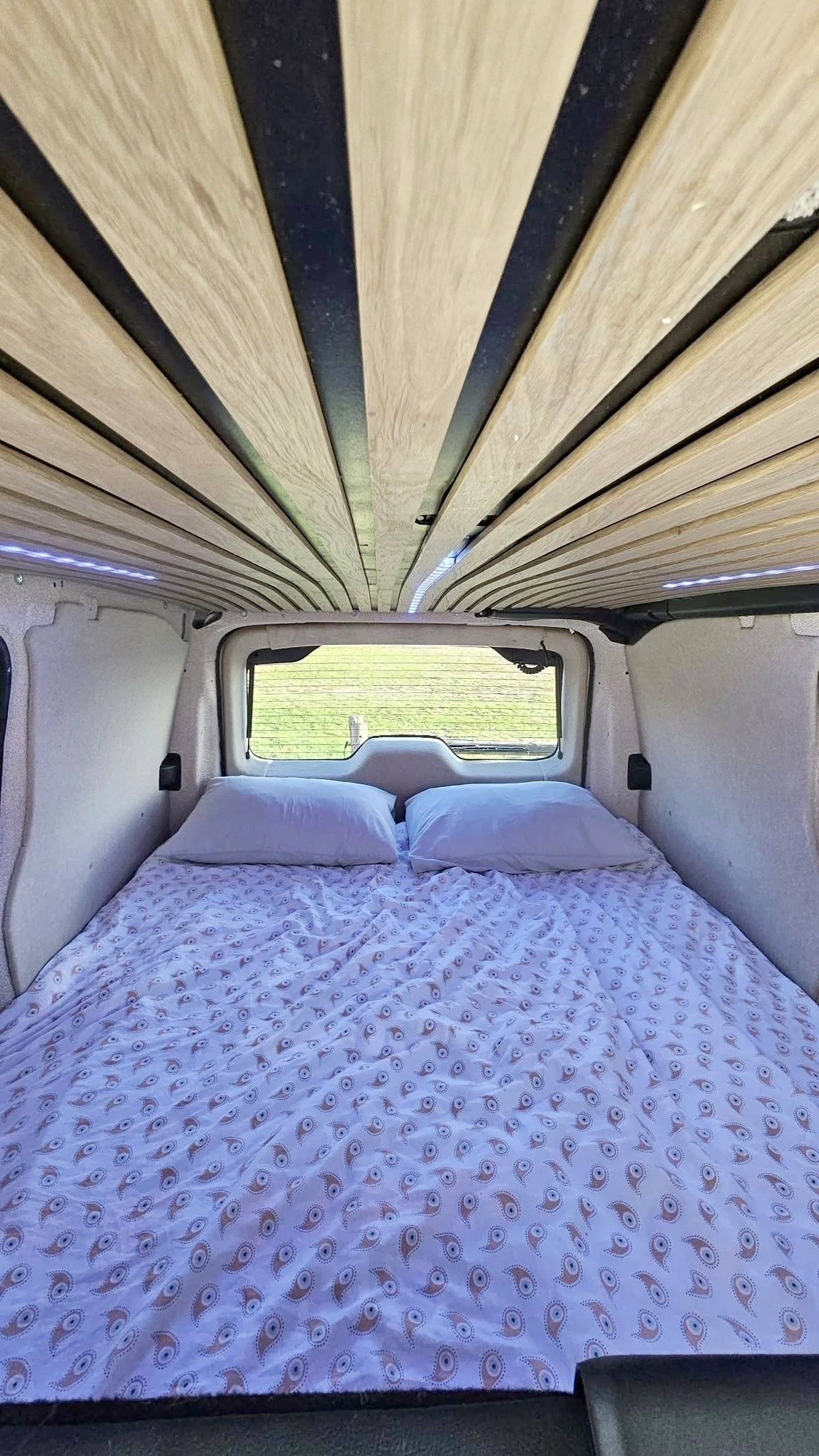 Berth Peugeot Expert 2 l Blue HDI 150 ch - Yescapa