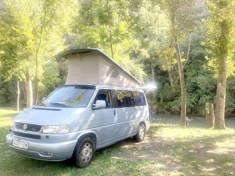 Vista del vehículo ángulo delantero Volkswagen California - Yescapa