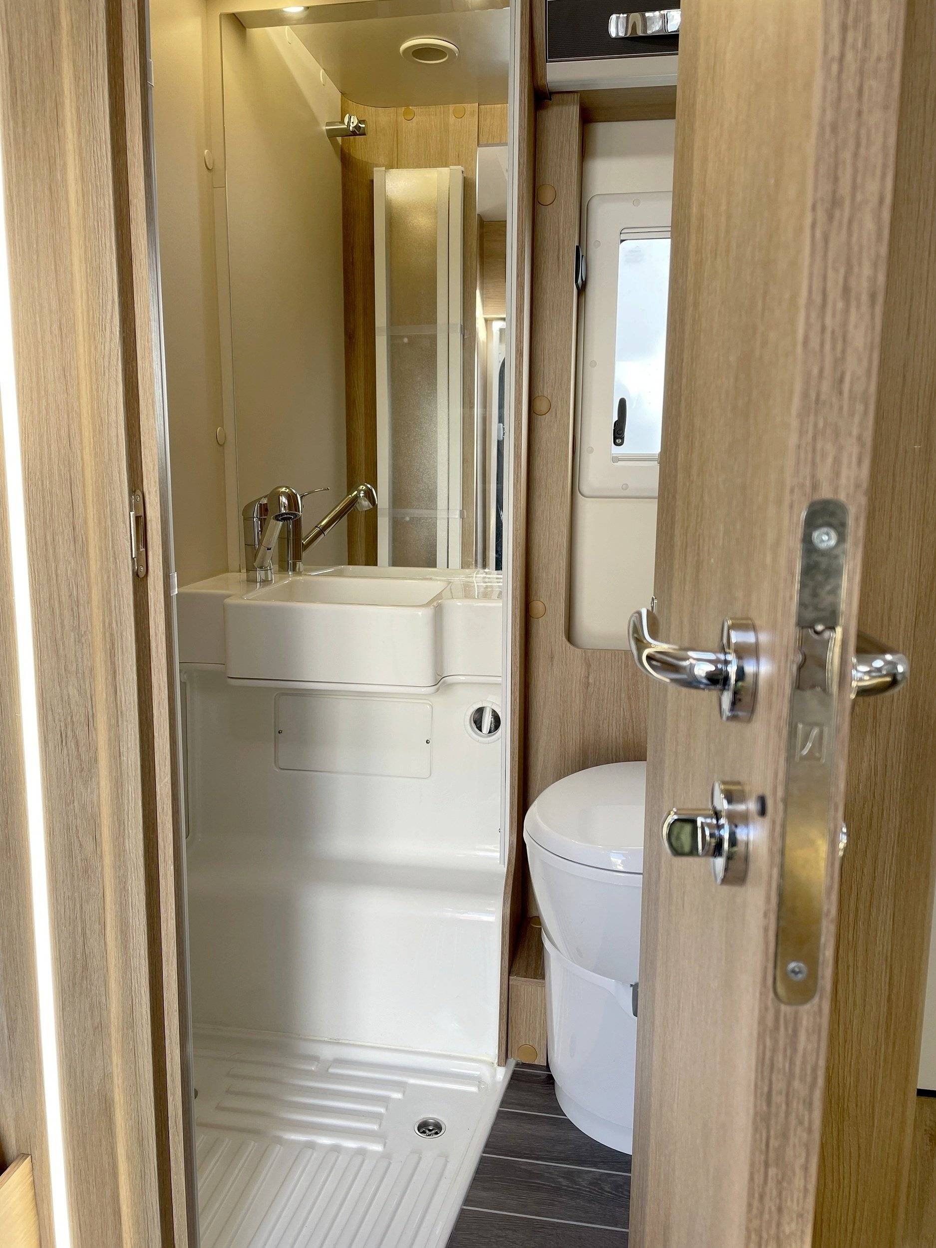 C.I. Ford Transit 170