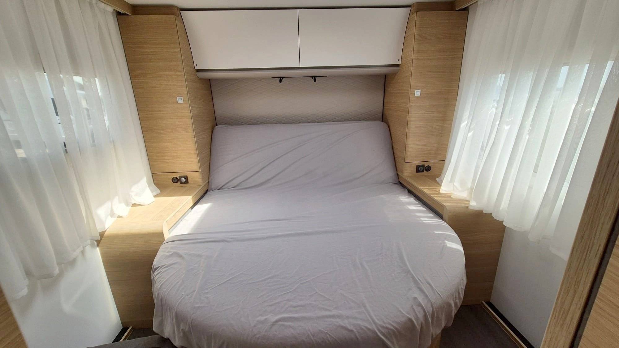 Adria SONIC 700 PLUS DC