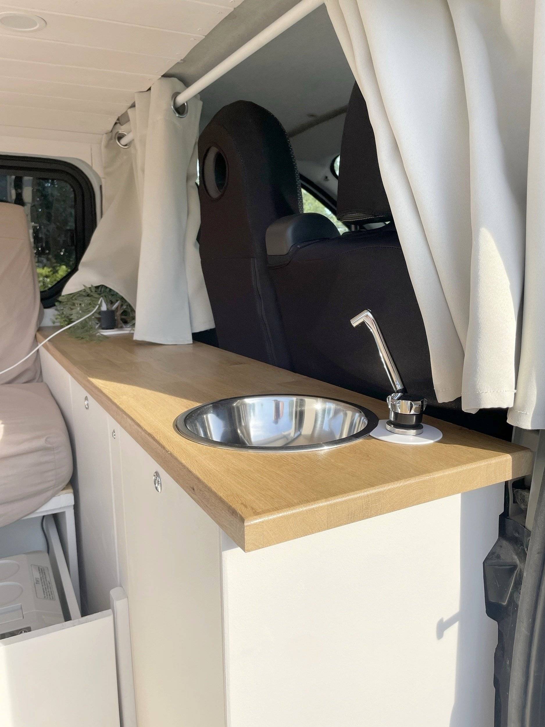 Kitchen Renault Trafic 1,5 l dci 90 ch - Yescapa
