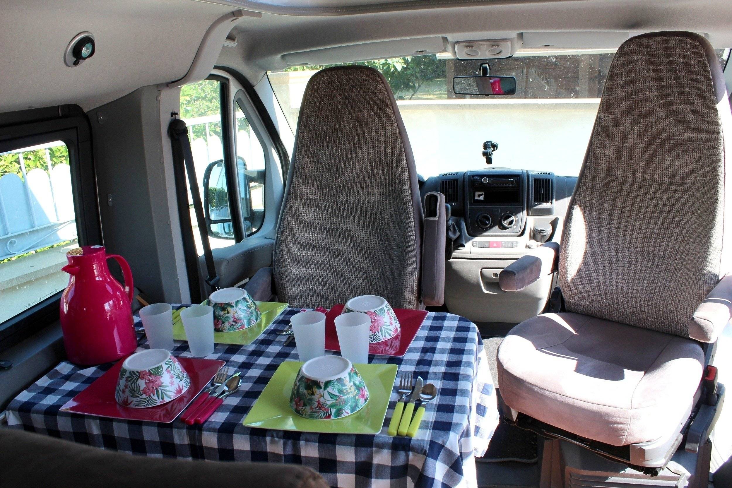 Dining Area Fiat Fiat ducato - Yescapa