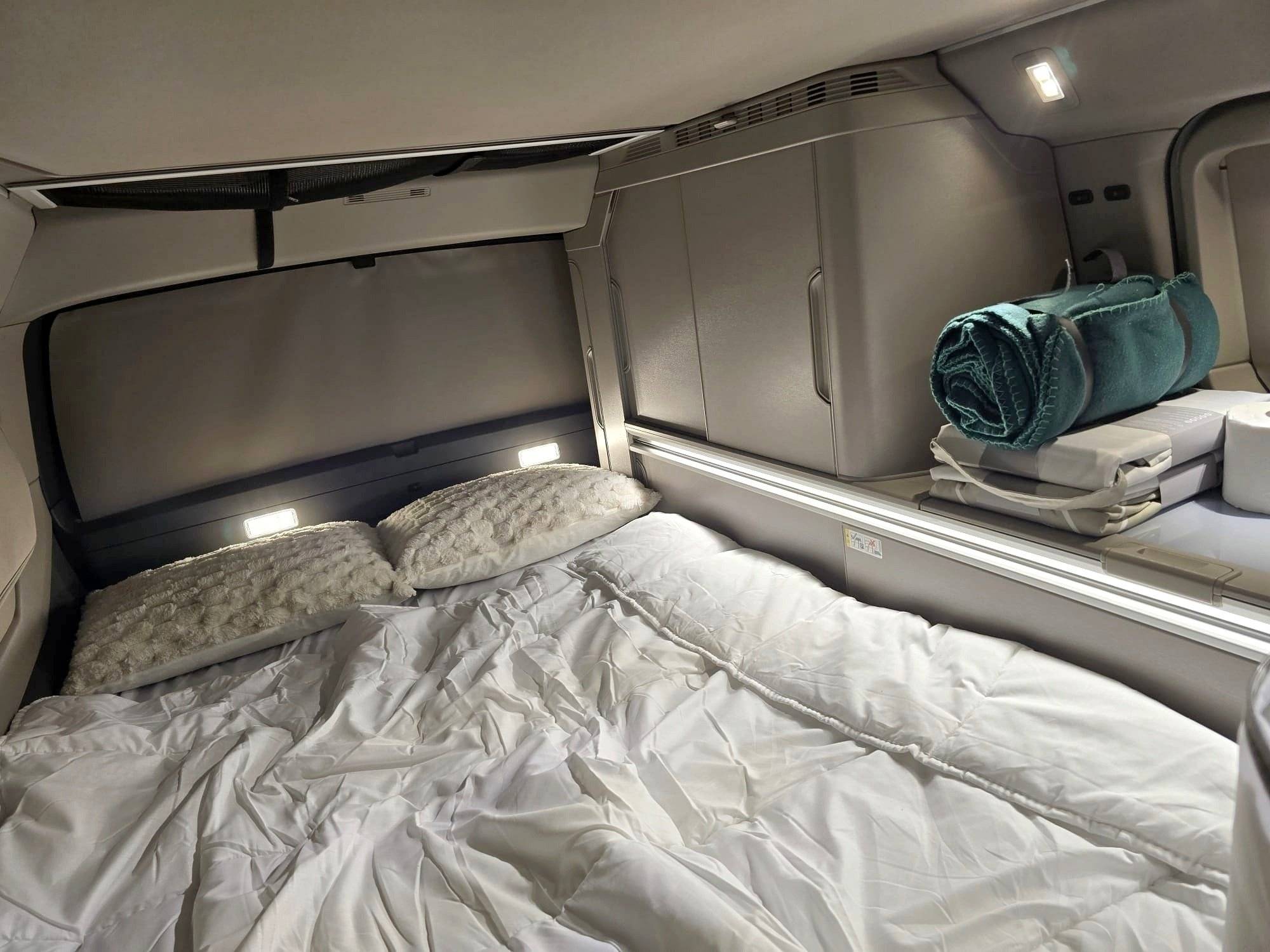 Car Caravane VOLKSWAGEN T7 CALIFORNIA COAST