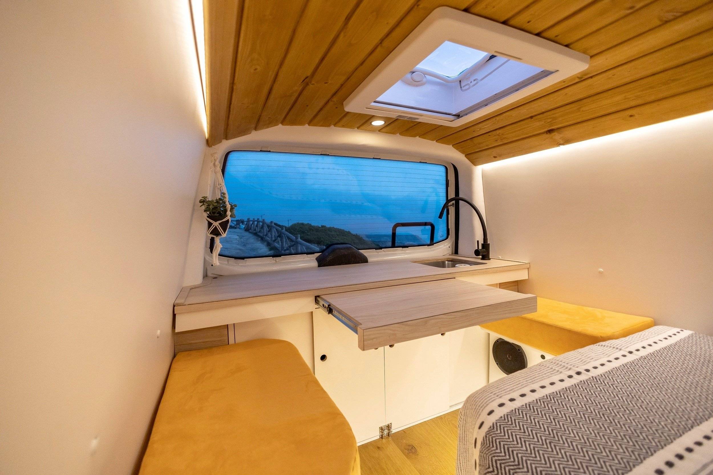 Dinette Volkswagen Volkswagen T5 - Yescapa