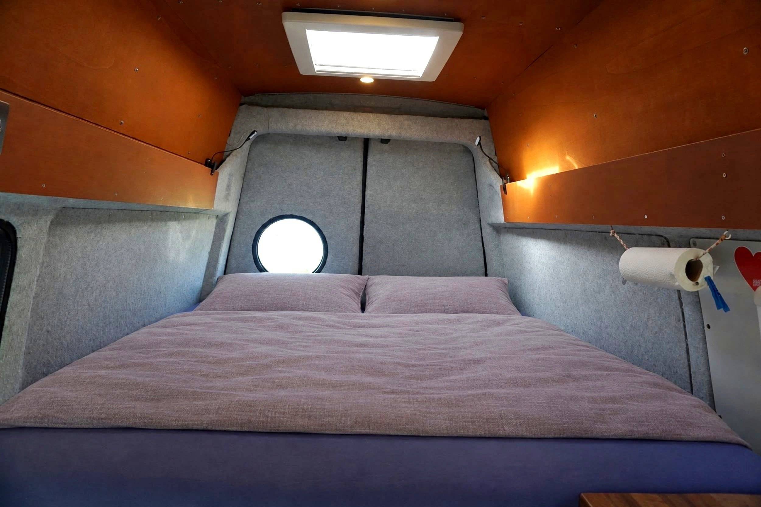 slaapplaatsen Volkswagen T5 2 l 84 ch - Yescapa