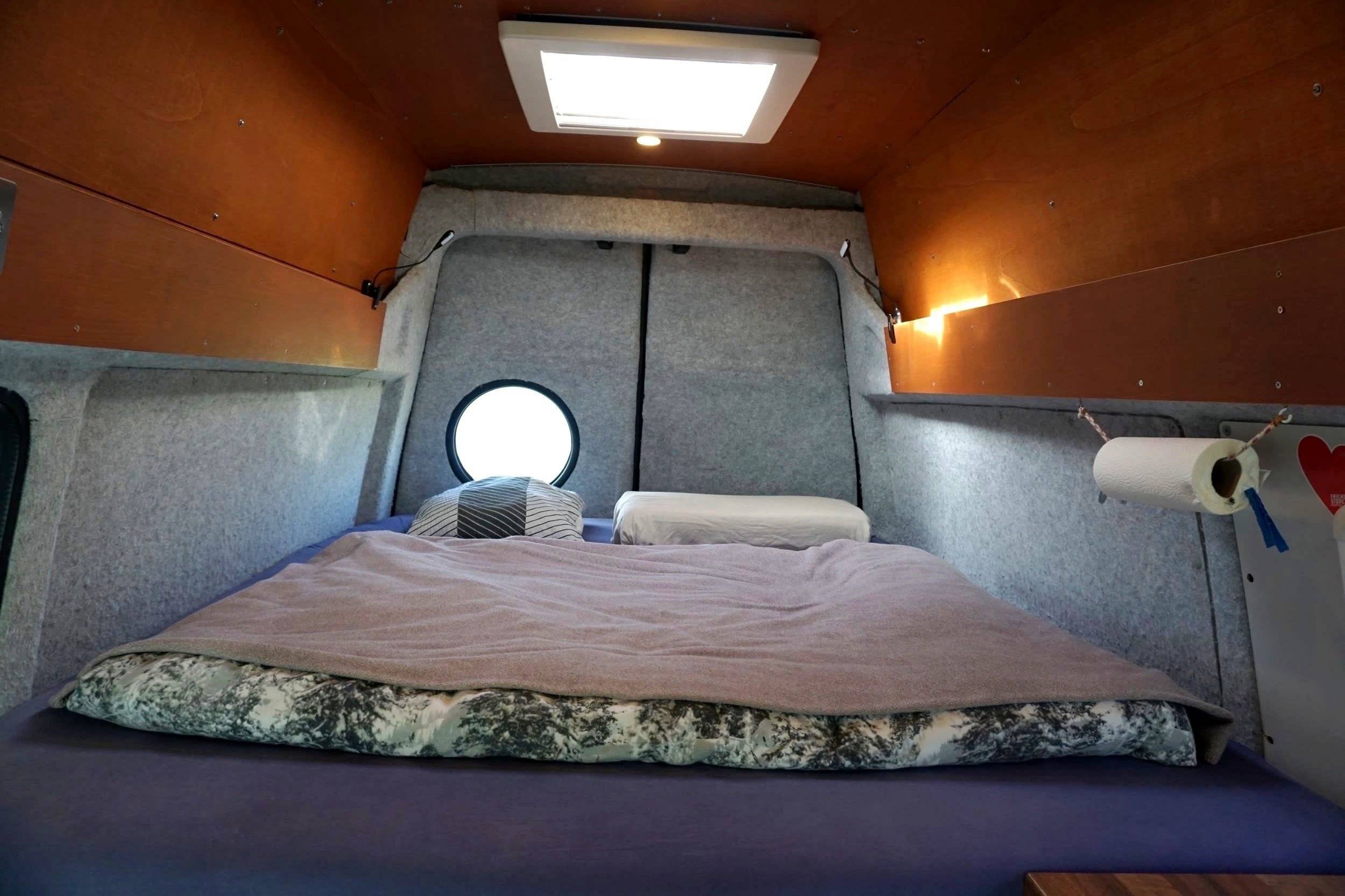 slaapplaatsen Volkswagen T5 2 l 84 ch - Yescapa