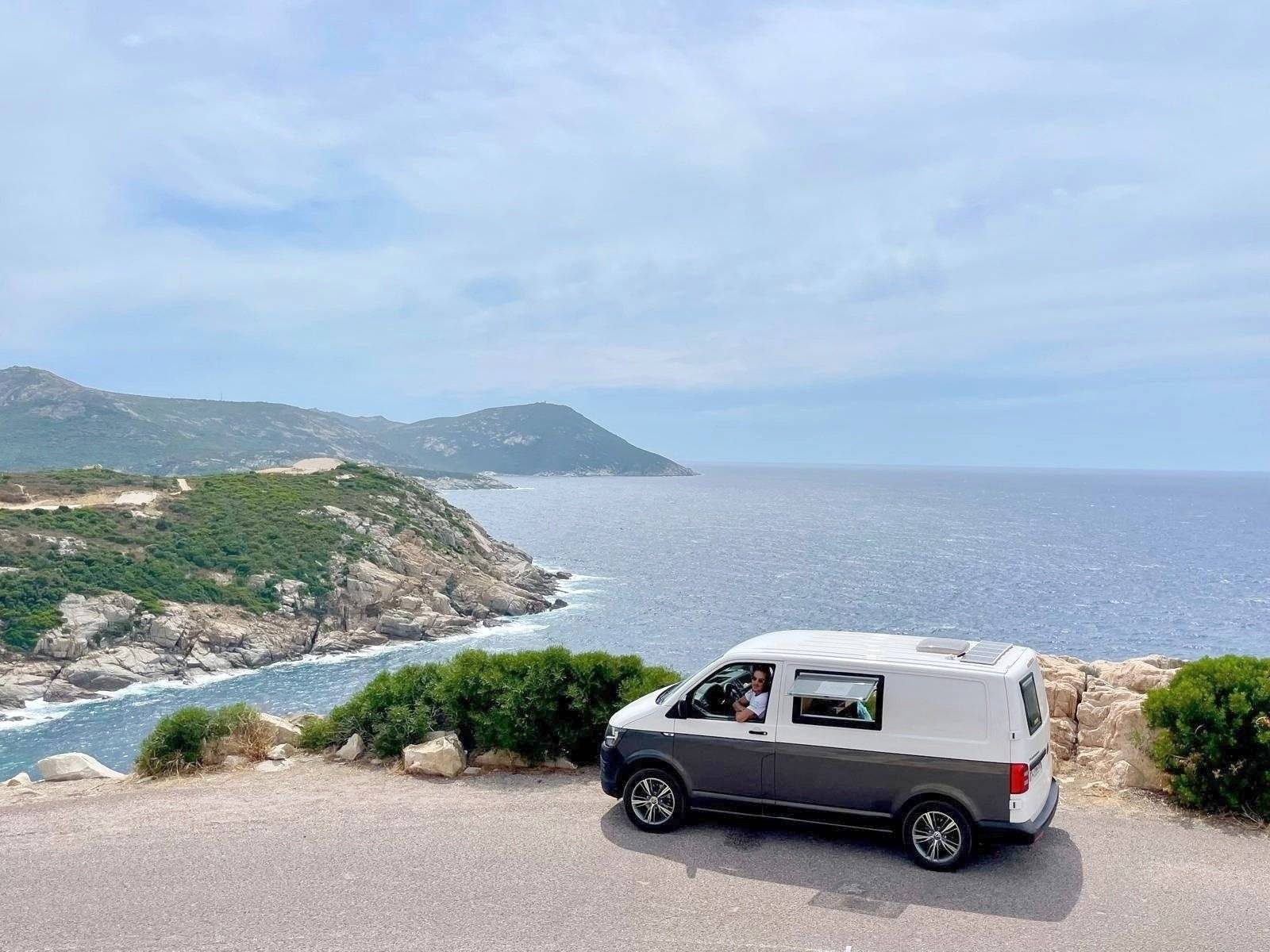 Vista frontale a ¾ Volkswagen - Yescapa