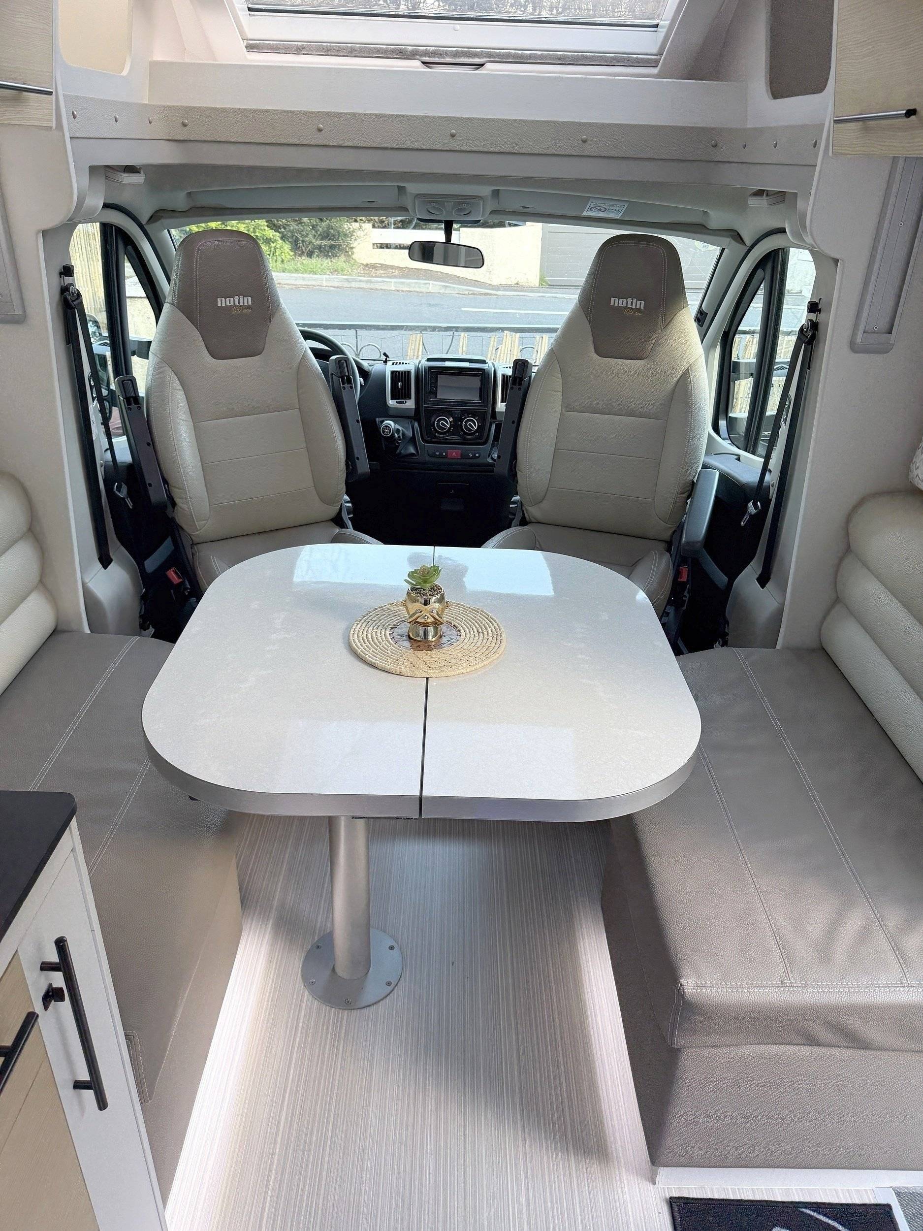 Dinette Fiat DUCATO 2.3 140CV - Yescapa