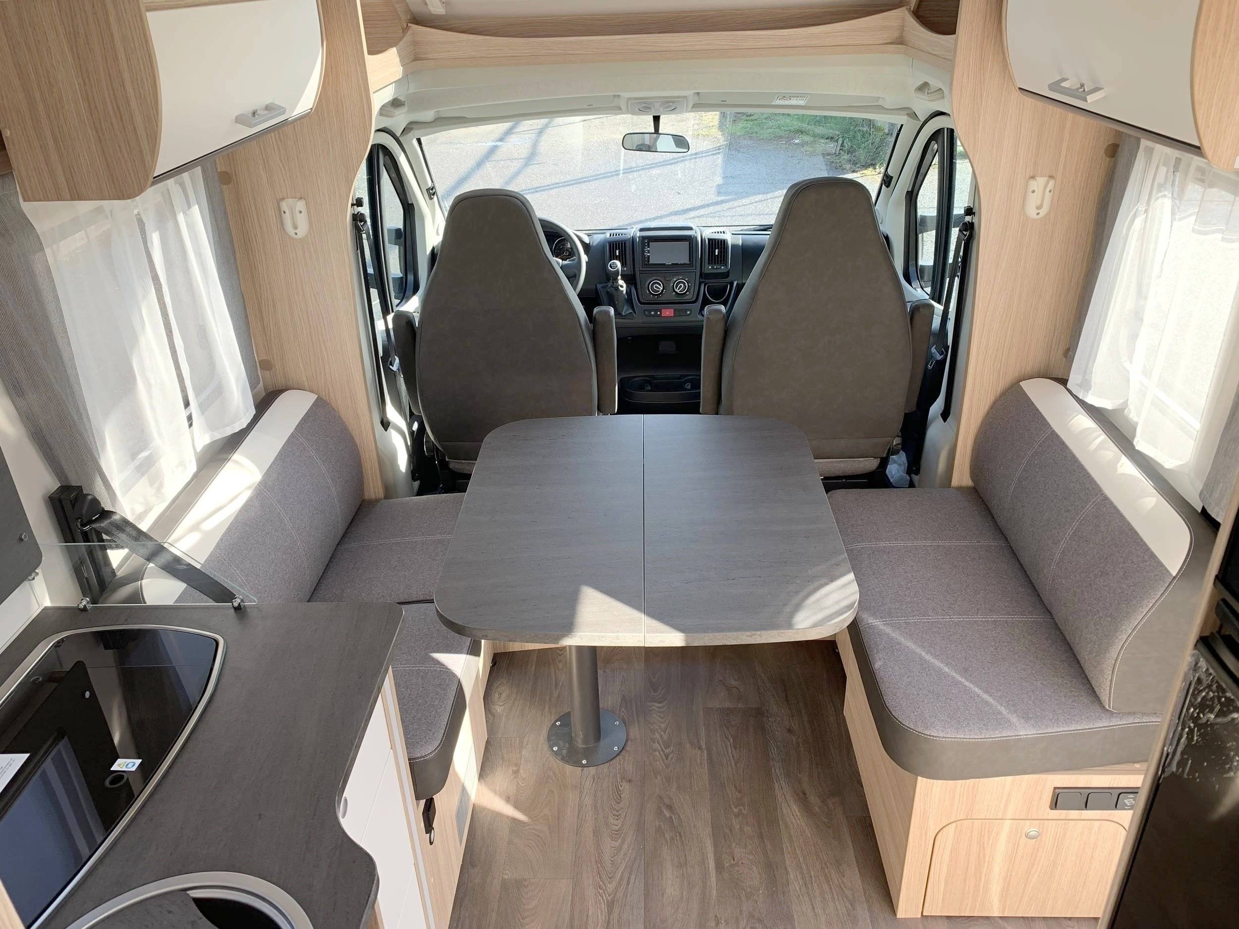 Comedor Citroën Jumper BlueHDI 130 - Yescapa