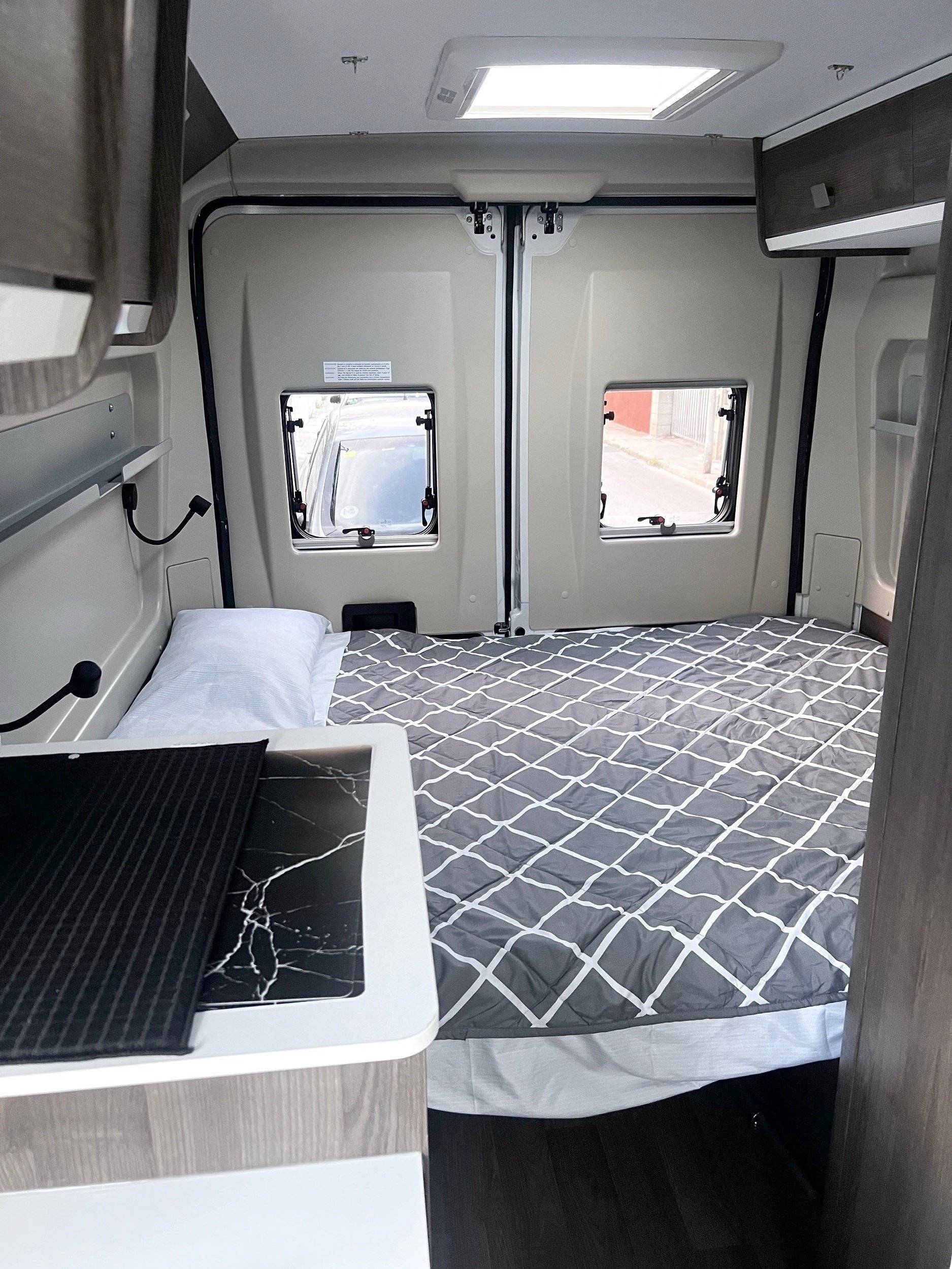 Benimar Benivan 120 up