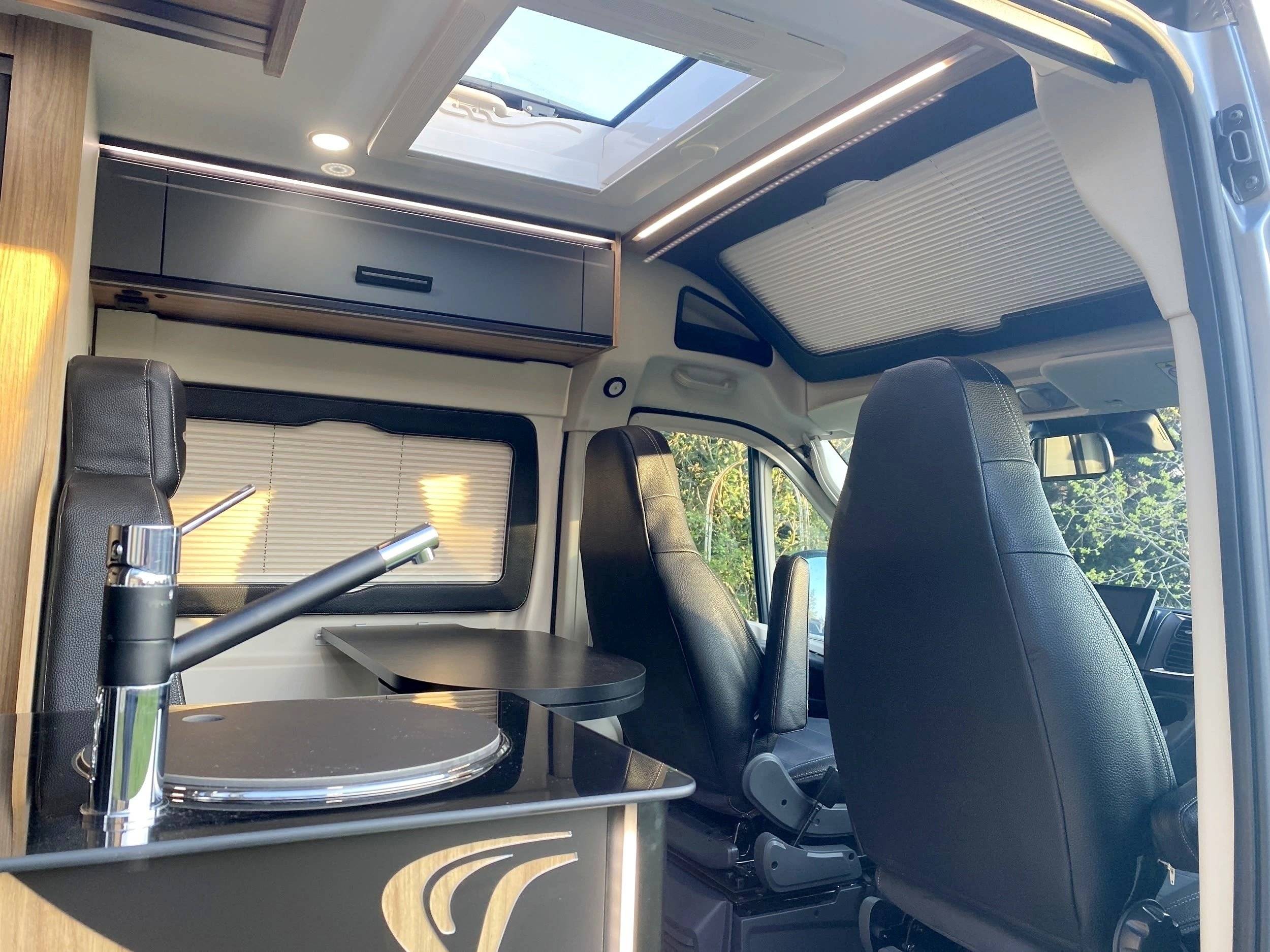 FONT VENDOME Leader Camp Duo