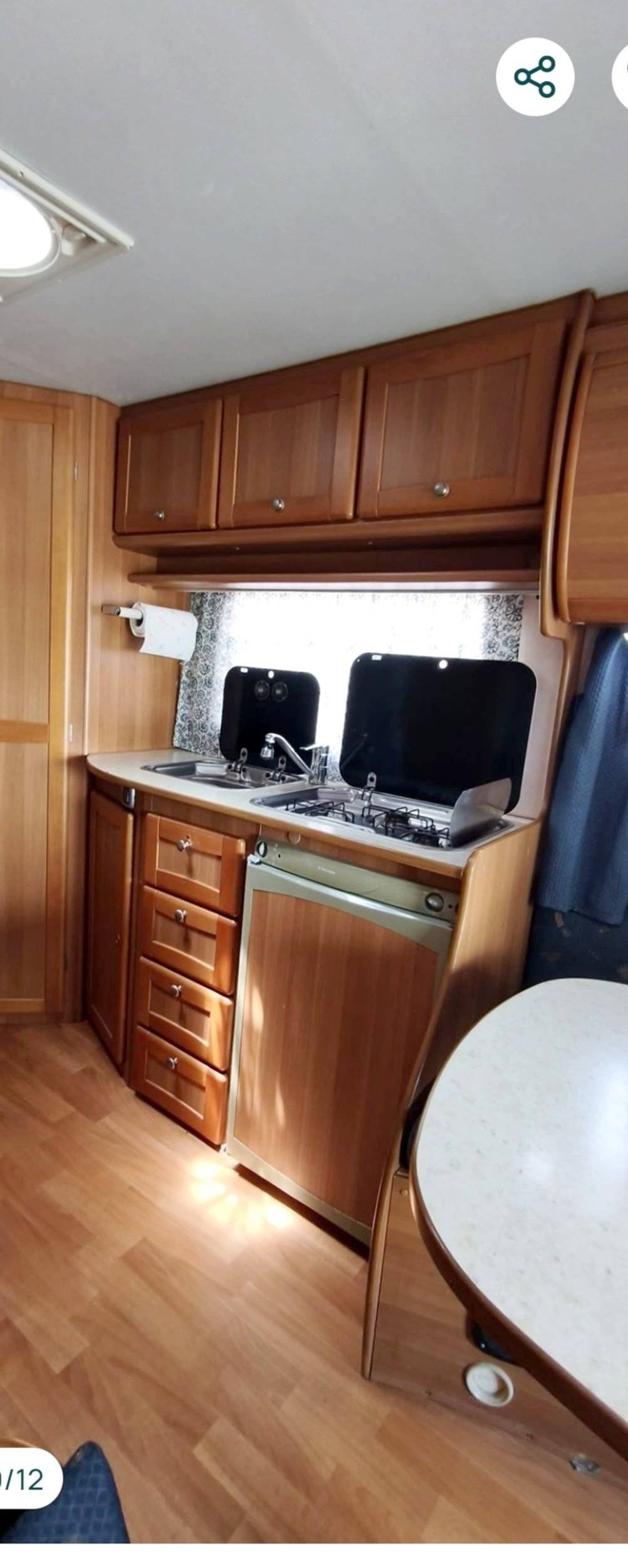 Kitchen Fiat Ducato 2.8 idTD 230 - Yescapa